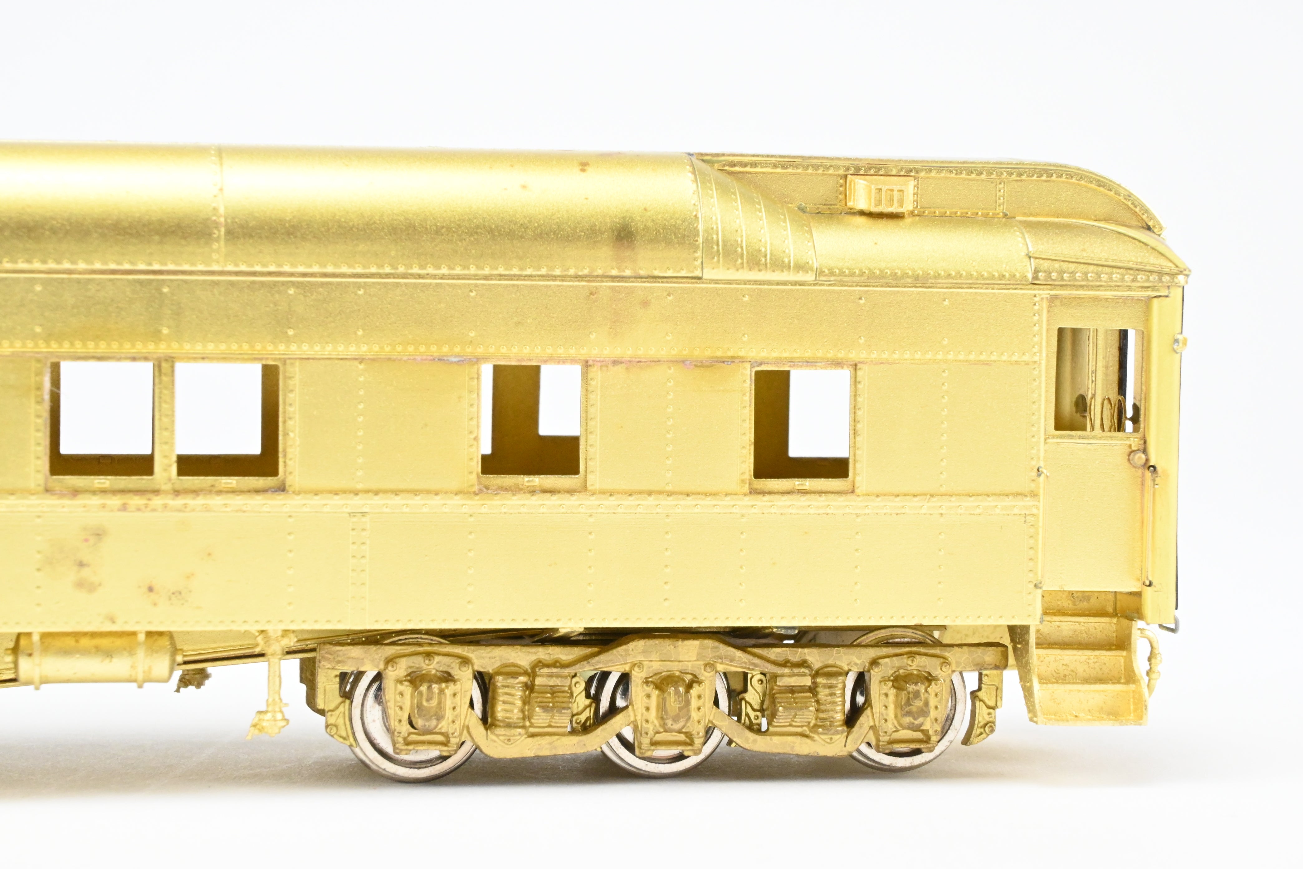 HO Scale Brass Oriental Limited Edition Various Roads Pullman Heavyweight 8-1-2 Sleeper Car with Ice Air Conditioning Model