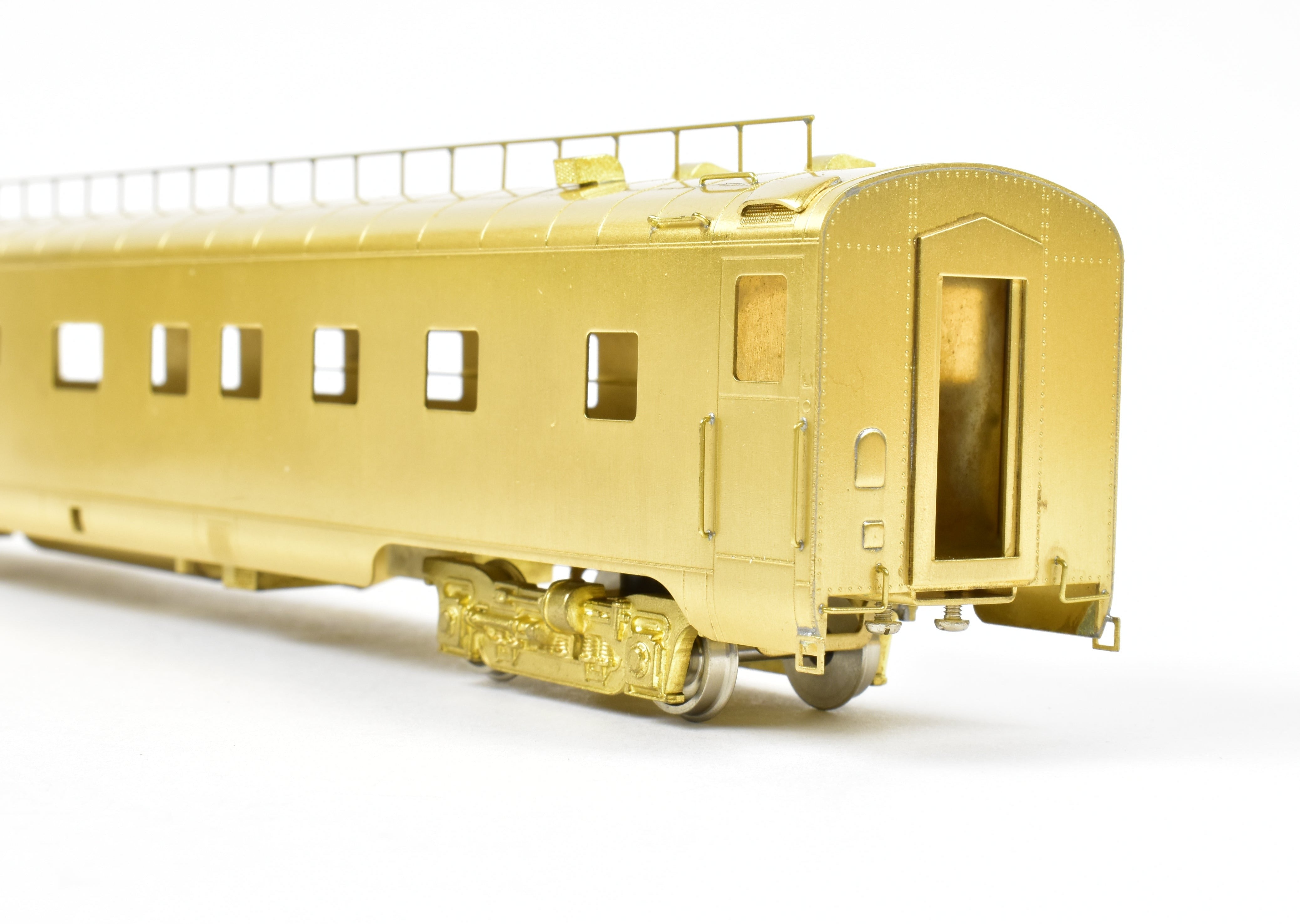 HO Brass Oriental Limited NP - 1948 North Coast Limited Sleeper Observation 390 with Skirts