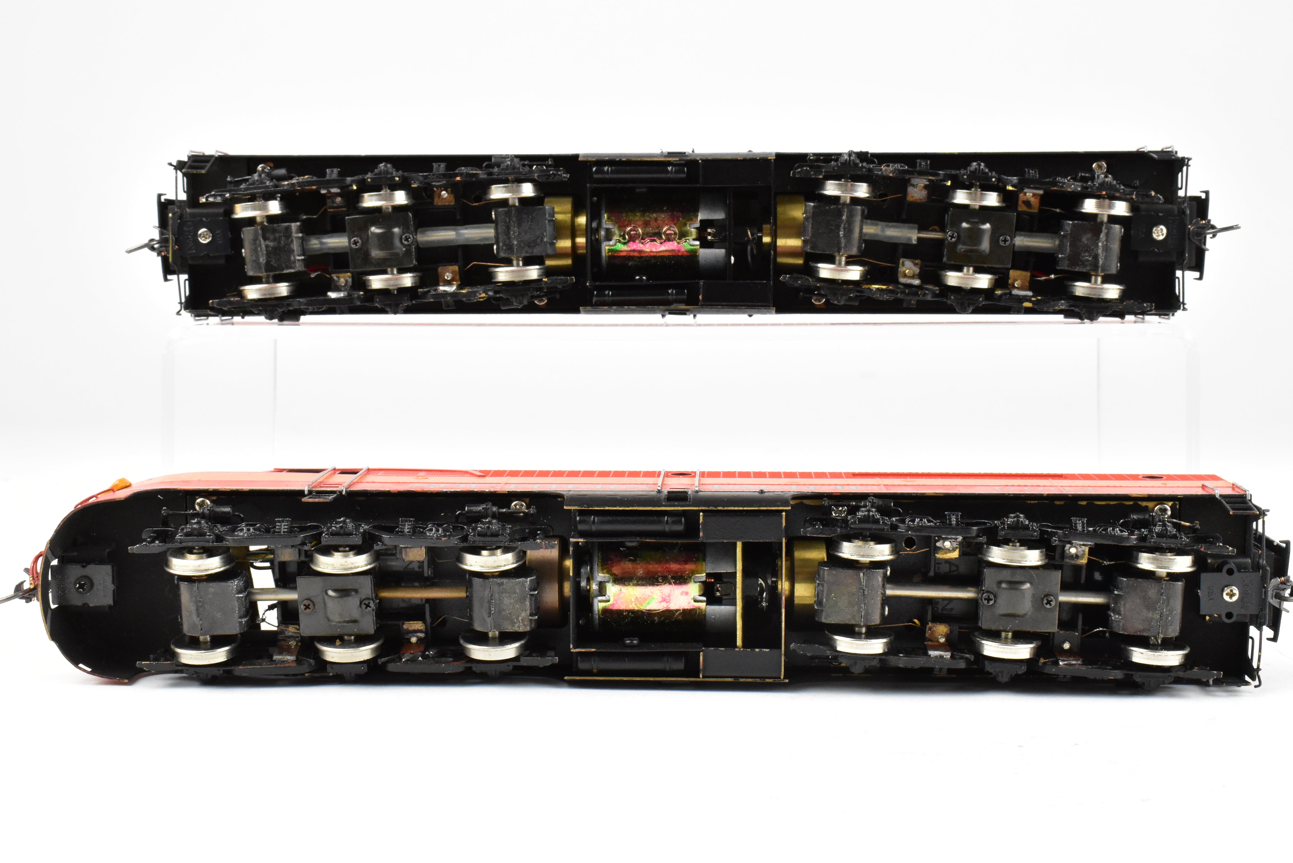 High - Quality HO Scale Brass Model Train Set - Southern Pacific Alco PA - 1/PB - 1 Limited Edition with Ajin Drives, DCC and Sound Function (CP Nos 6002/5912)