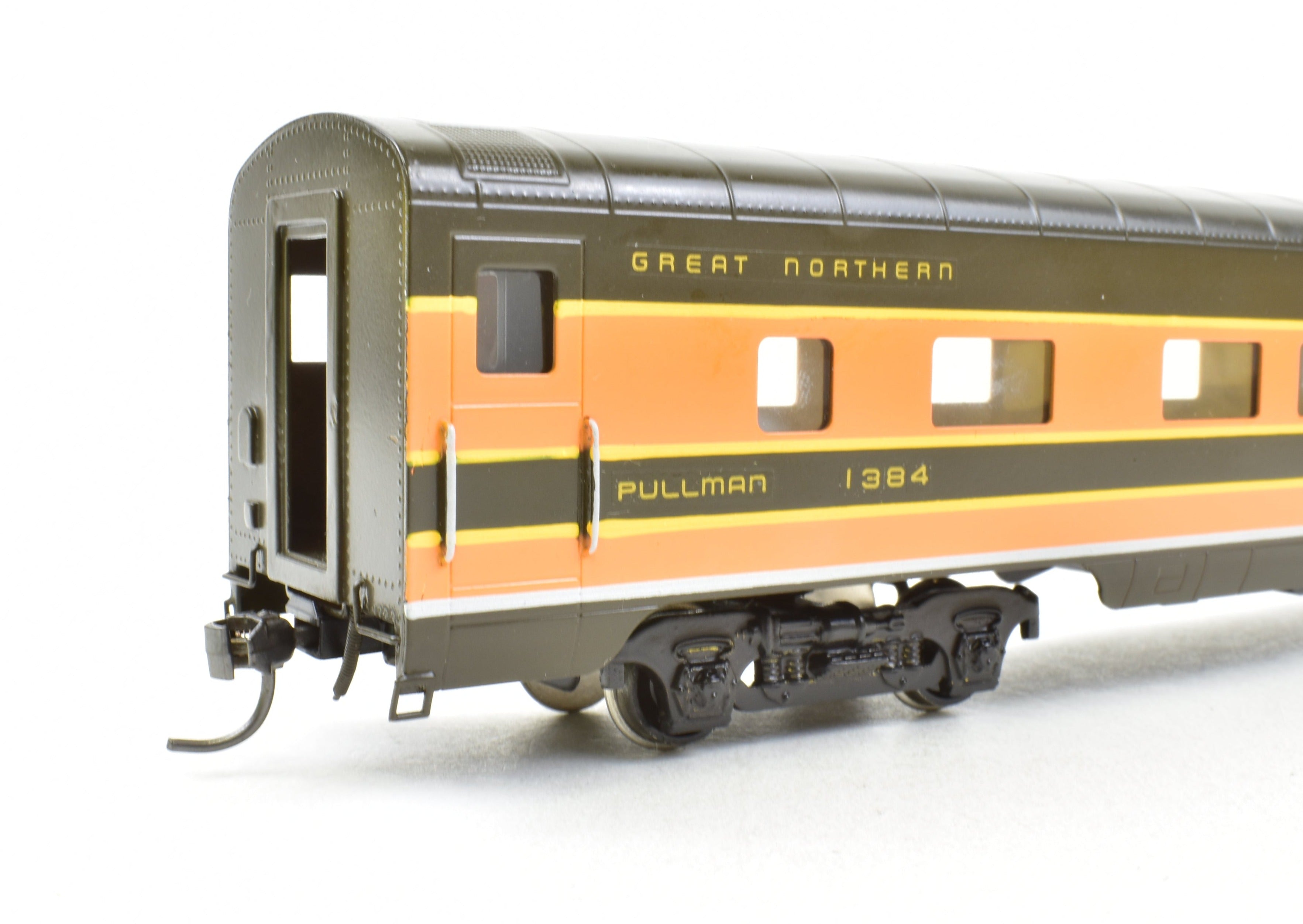 HO Brass Oriental GN - Pro-Painted Great Northern Streamlined Empire Builder Sleeper 1370 - 1384