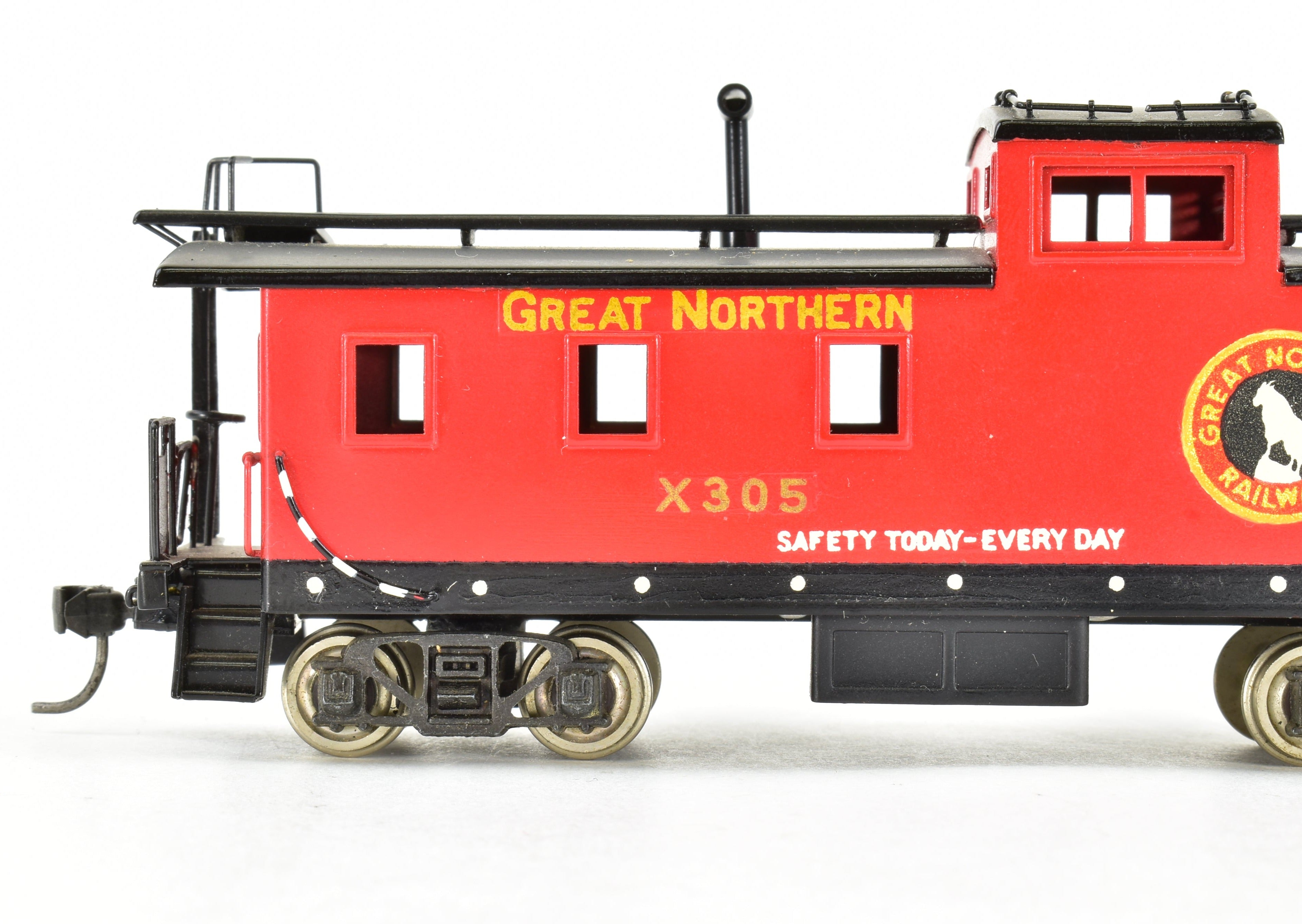 HO Scale Brass PFM - Tenshodo GN - Factory Painted Great Northern Steel Caboose Model