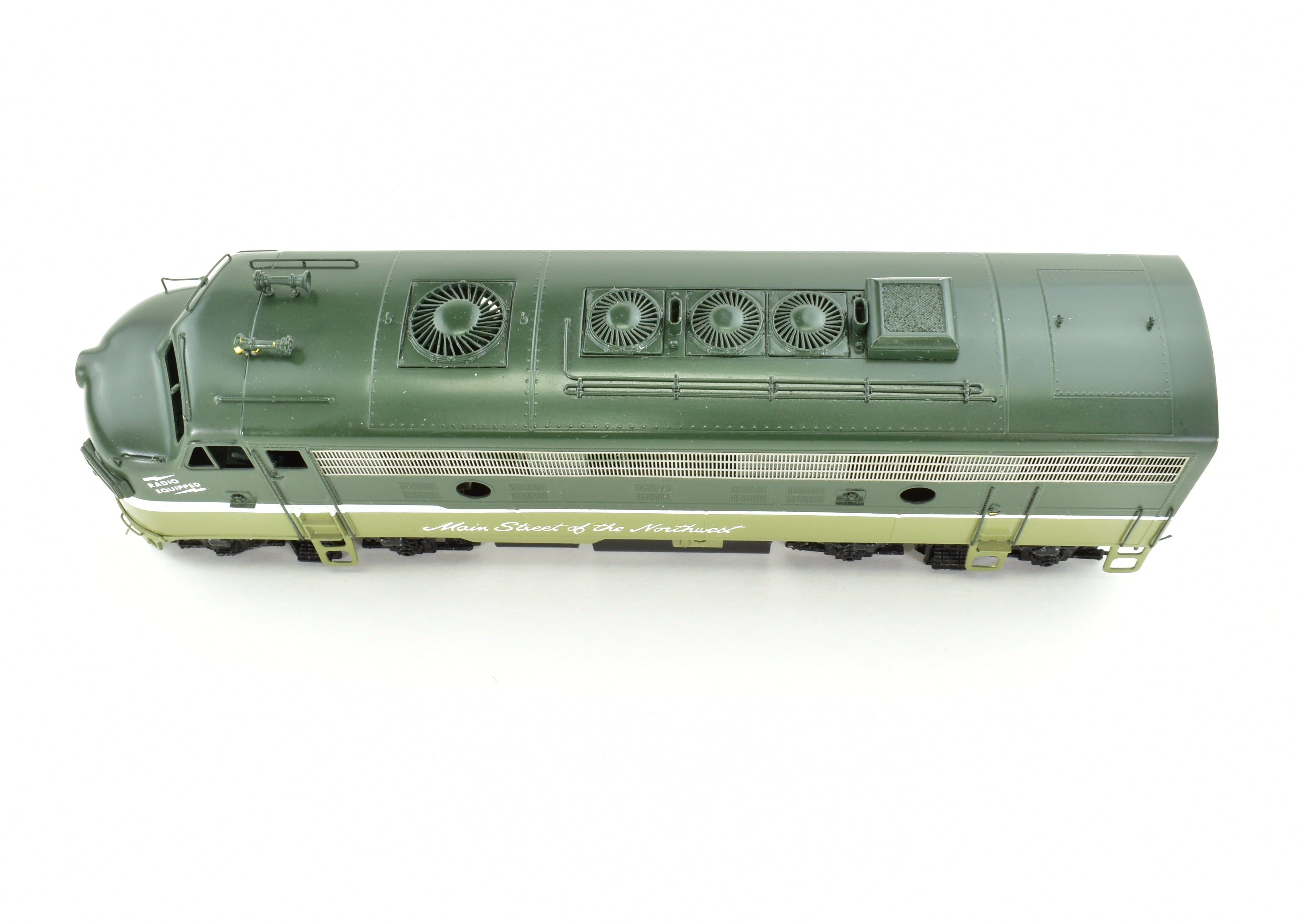 HO Scale Brass Oriental Limited NP EMD F9A/F9B Set with 1750 HP Factory Paint
