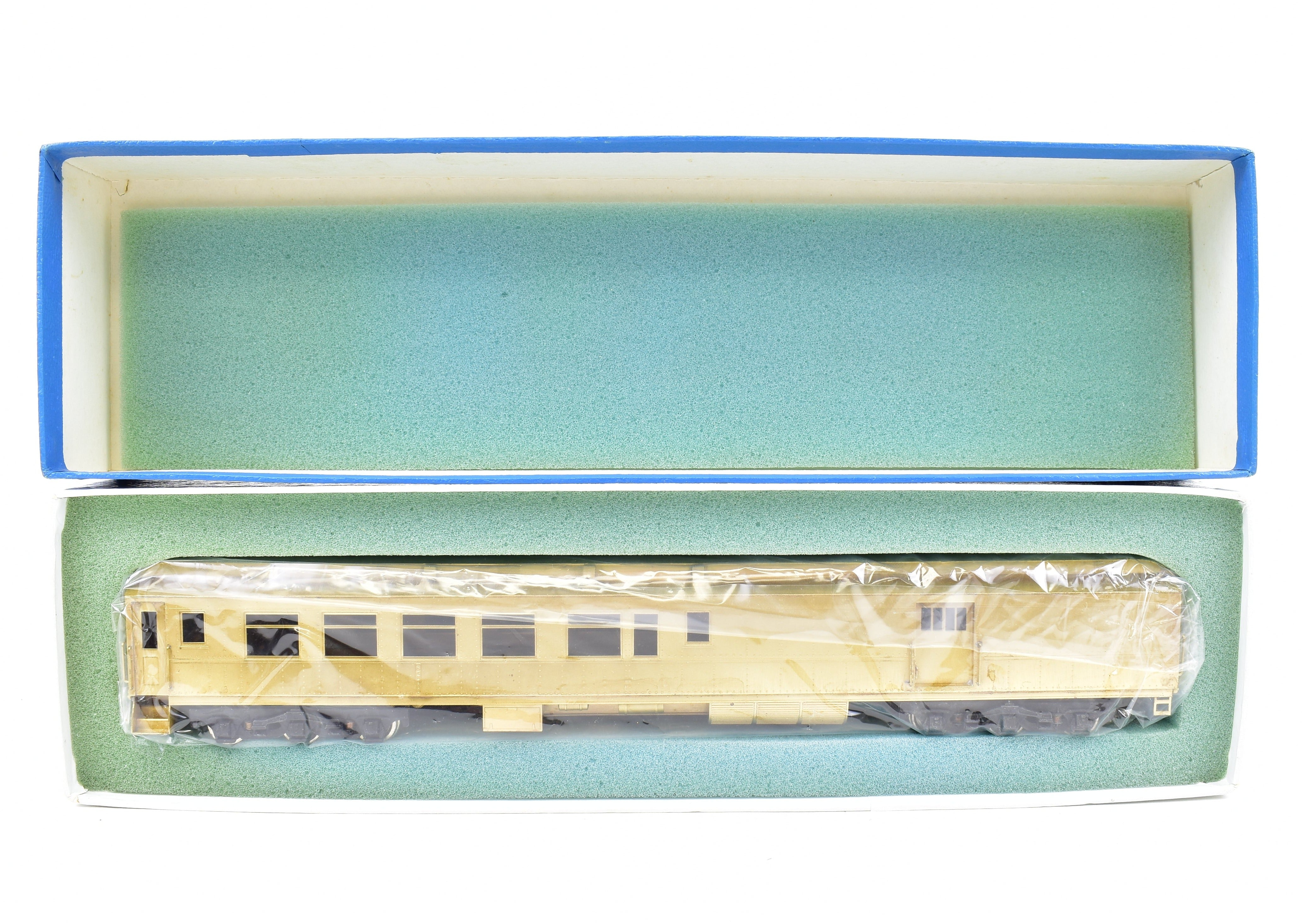 HO Scale Brass Lambert #850 ATSF - Santa Fe Heavyweight Combine Model with Central Valley Trucks for Model Train Enthusiasts