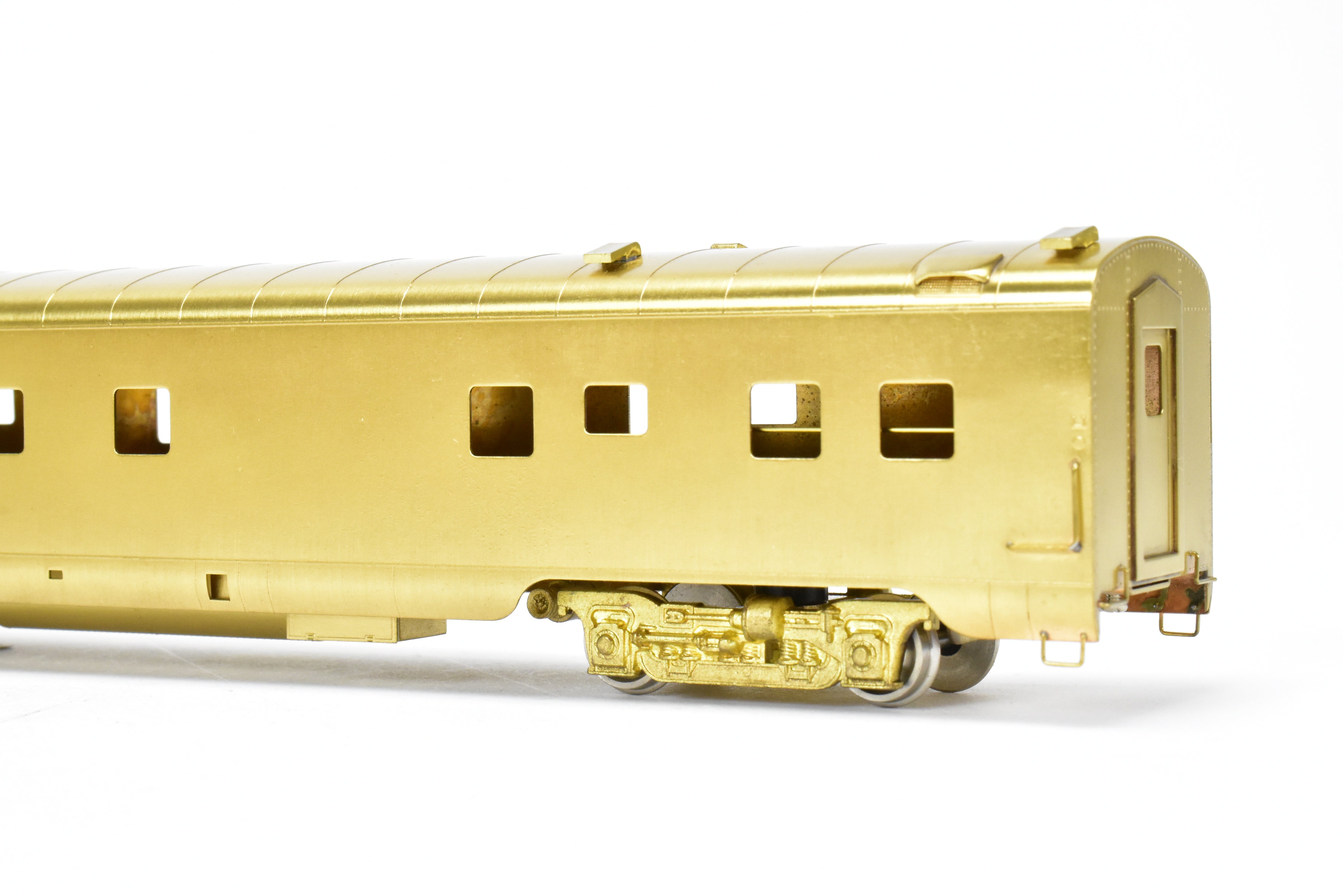 HO Scale Brass Model of Oriental Limited NP - Northern Pacific North Coast Limited Mail - Dormitory Car #425 with Skirts