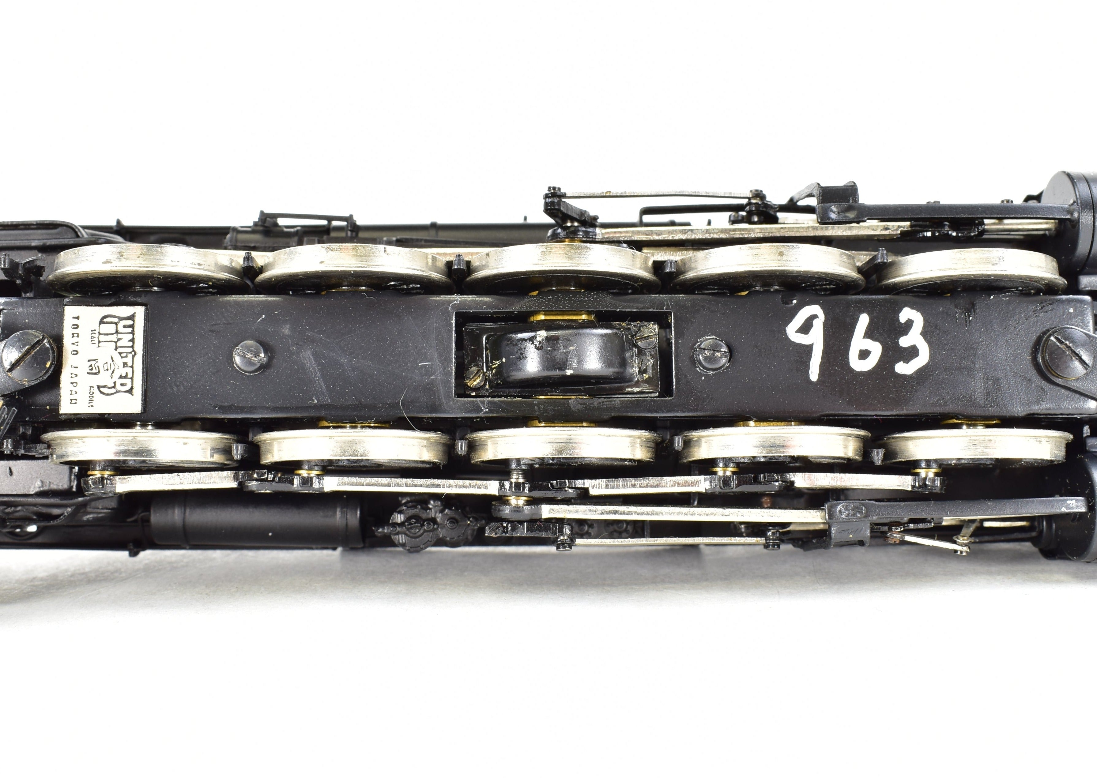 High - Quality HO Scale Brass Pacific Fast Mail Model Train - United ATSF - Santa Fe 2 - 10 - 2 3800 Class, Custom - Painted No. 3907