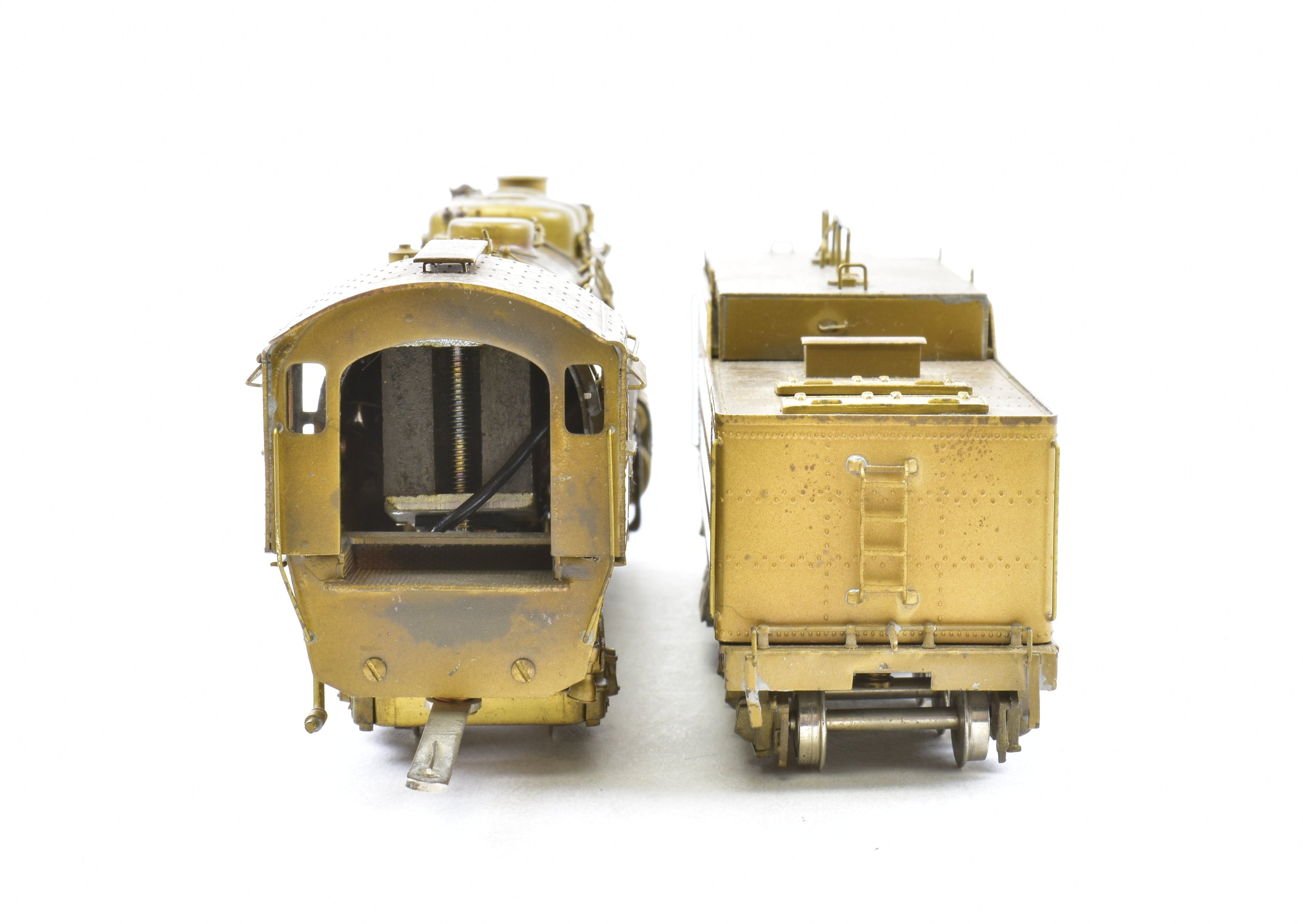 High - Quality HO Scale Brass Pacific Fast Mail Model Train - United ATSF - Santa Fe 2 - 10 - 2