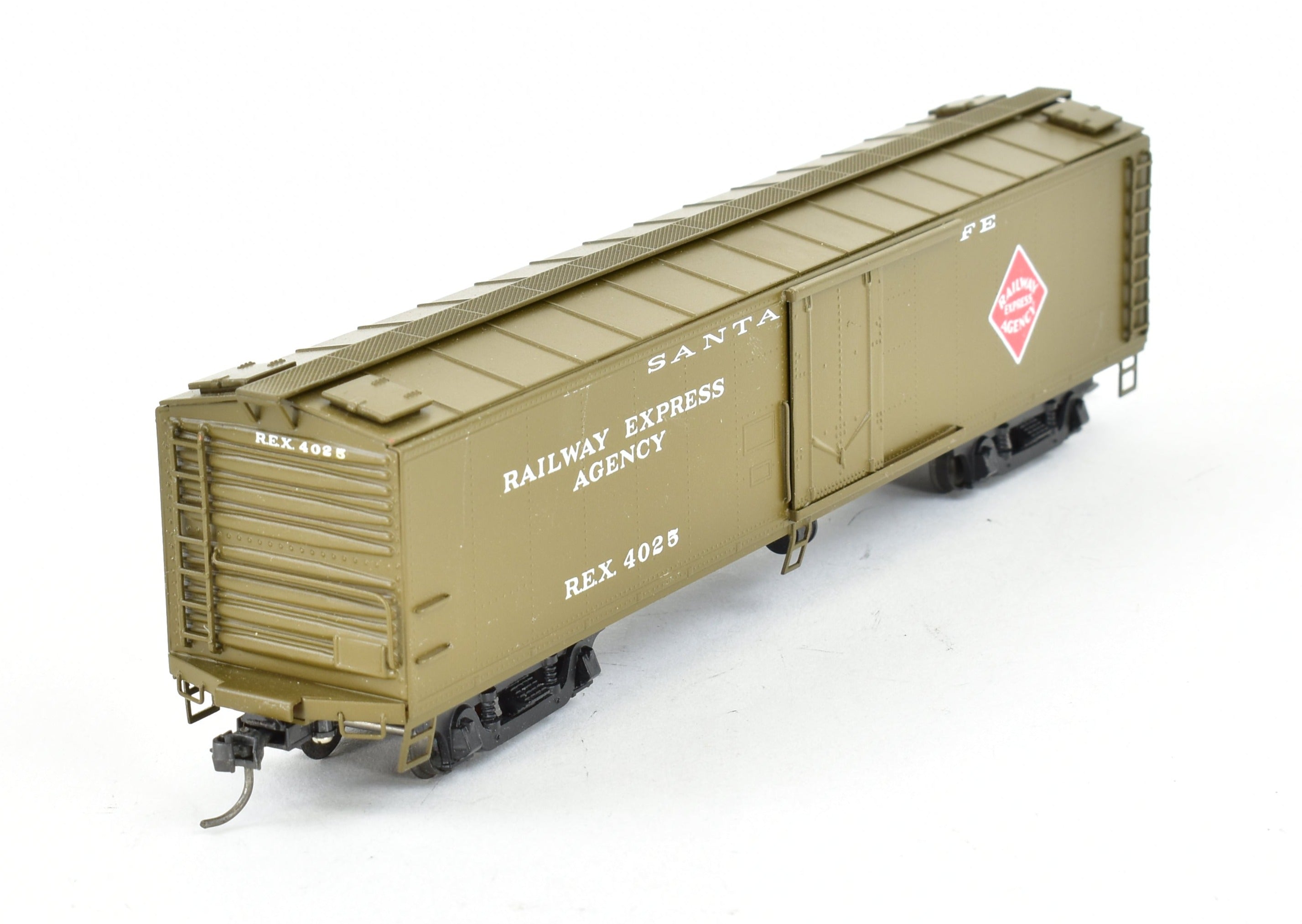 High - Quality HO Scale Brass Lambert Railway Express Agency ATSF Santa Fe Express Reefer with Custom Painted Finish