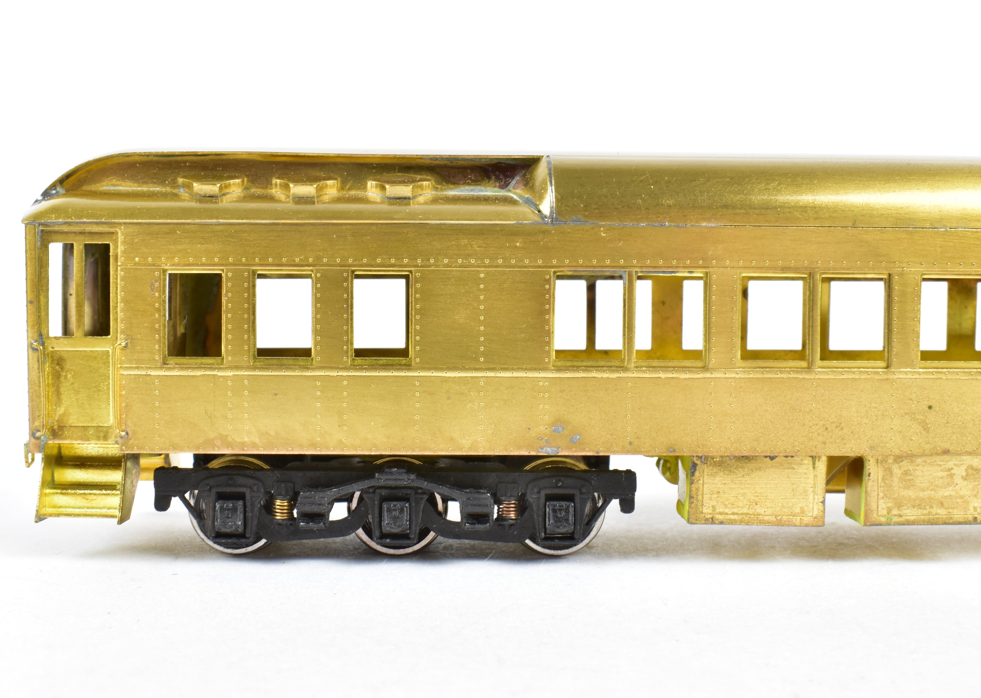 High - Quality HO Scale Brass Lambert Heavyweight 10 - Section Lounge Observation Model for Various Roads with Central Valley Trucks