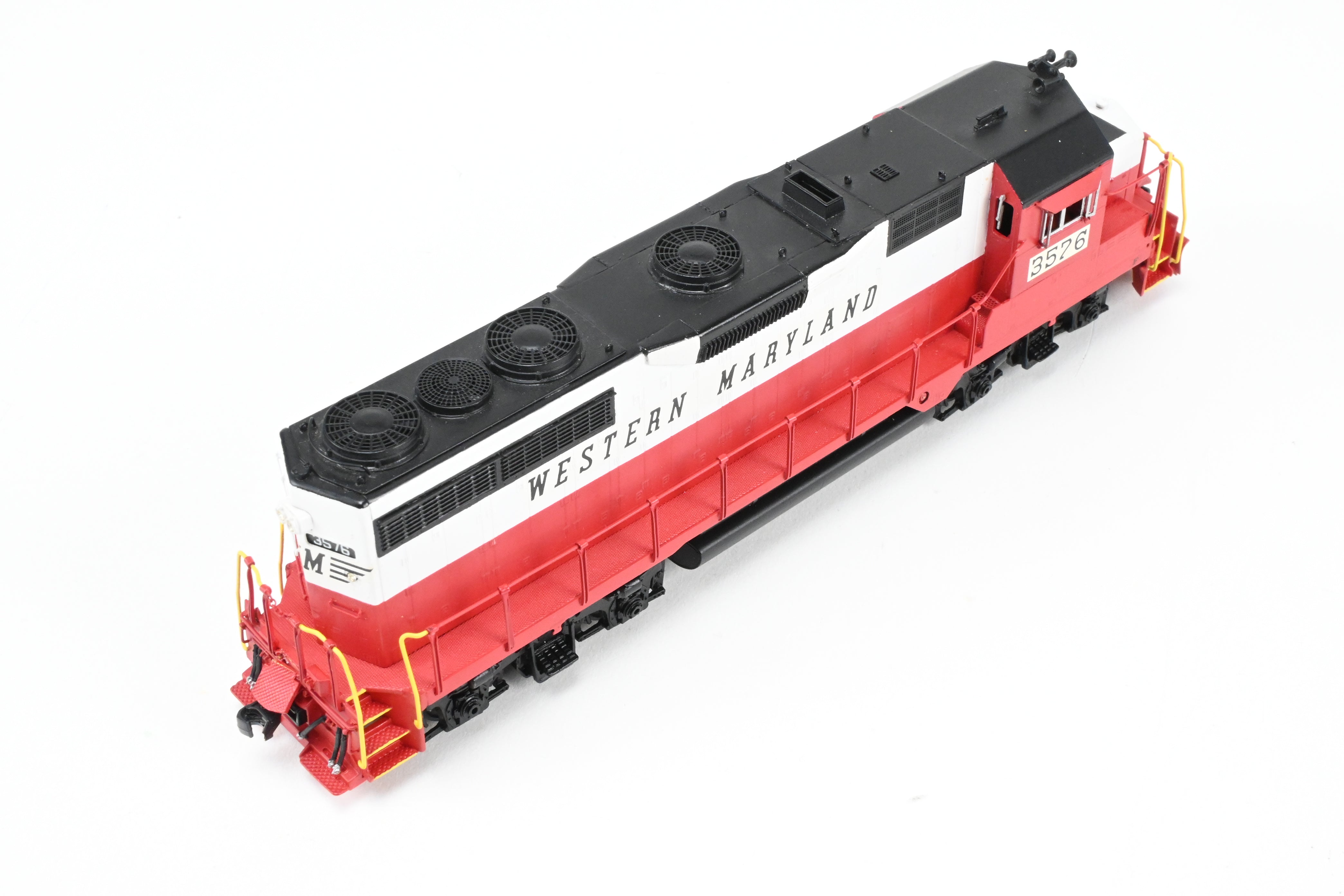 HO Scale Brass Model Train - Western Maryland EMD GP35 2500HP Low Hood Freight Locomotive No. 3576 by Oriental Limited