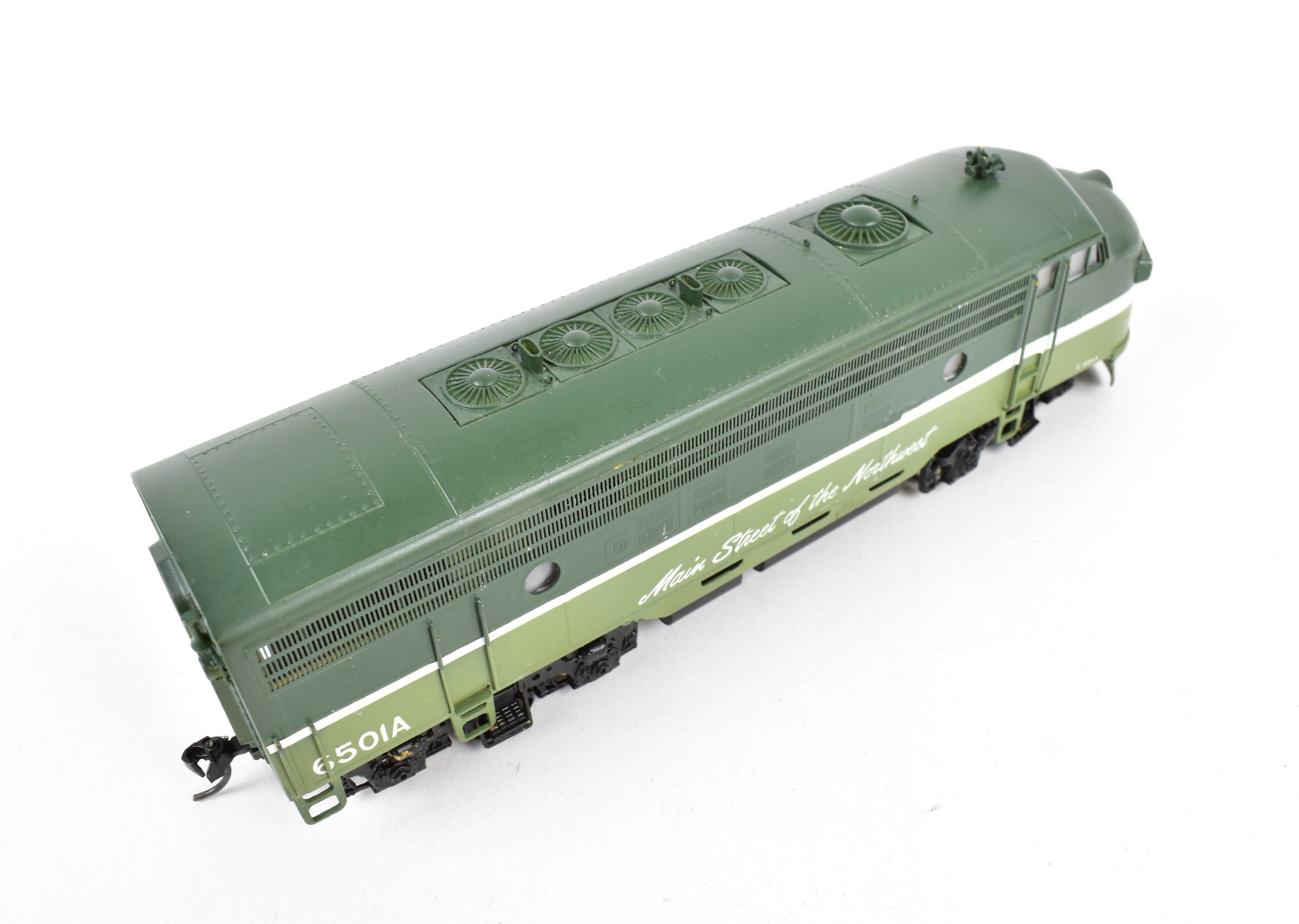 HO Scale Brass Model of Oriental Limited Northern Pacific EMD F7A Phase I Locomotive with Dynamic Brake, CP No. 6501A
