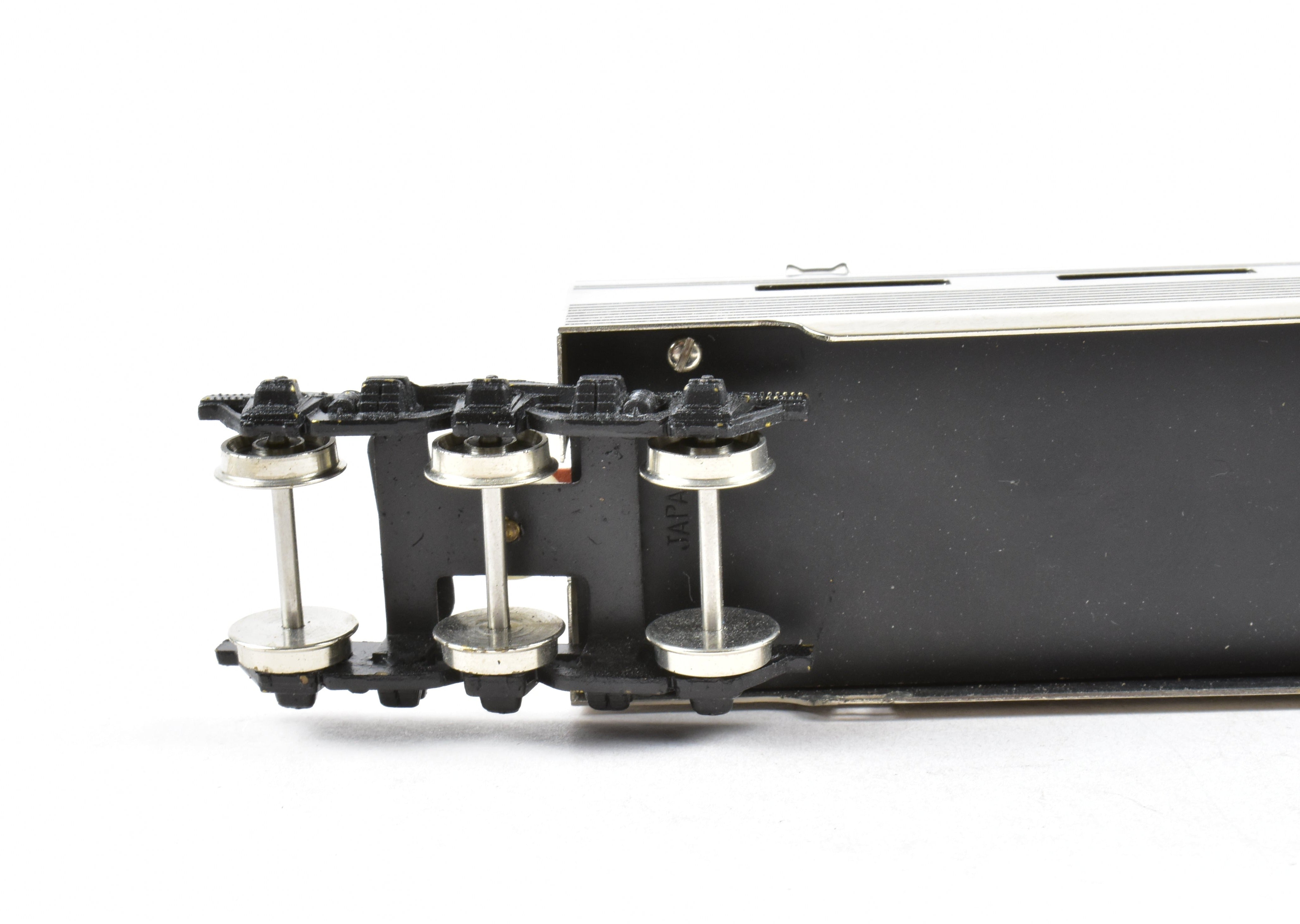 HO Scale Brass Model Train - Southern Pacific 204-Foot Three-Unit Articulated Diner with Corrugated Sides by Brass Soho