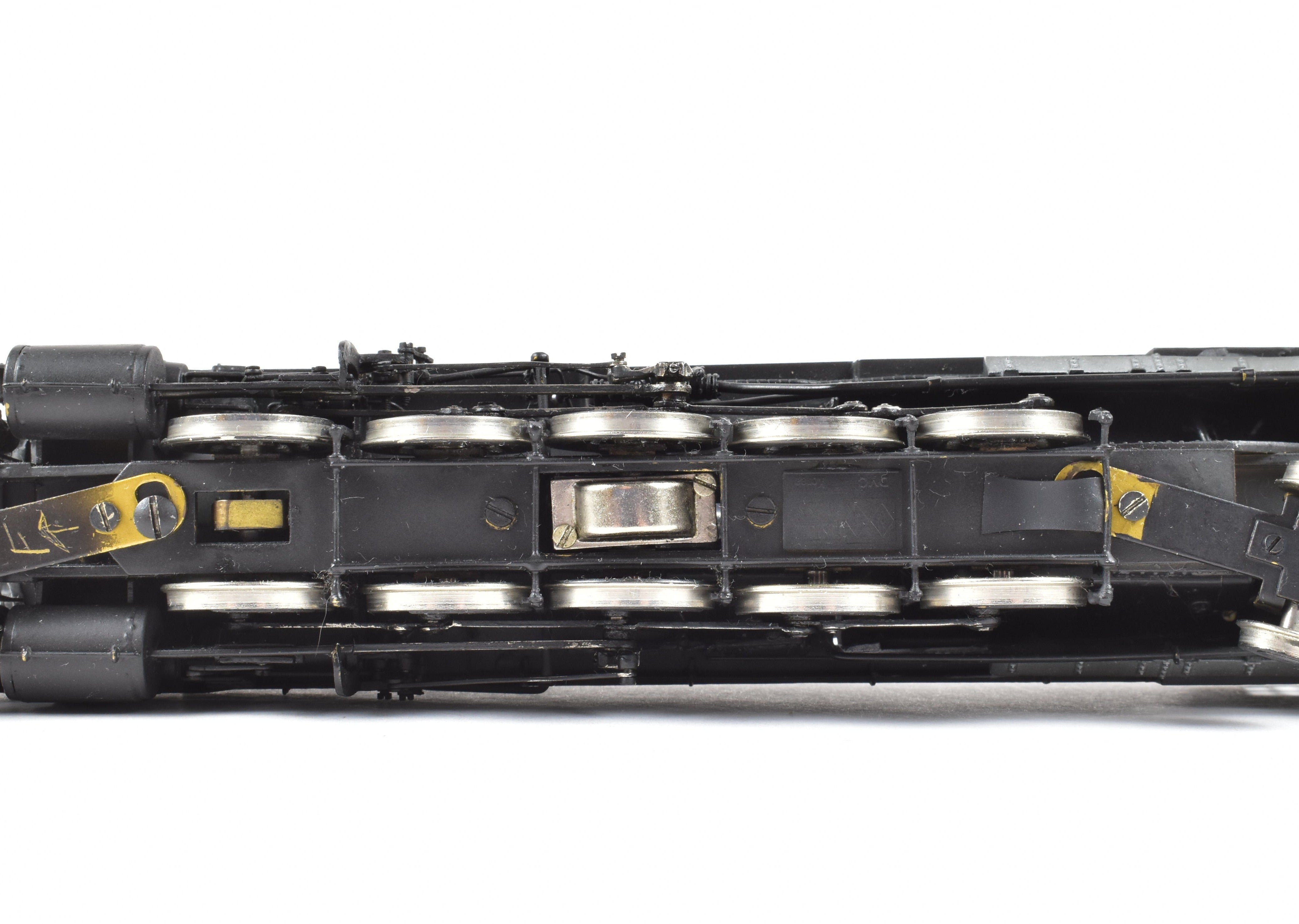 HO Scale Brass Model Train - New Jersey Custom Brass New Haven Class L - 1 2 - 10 - 2 Steam Locomotive with Pilot Mounted Pumps Version