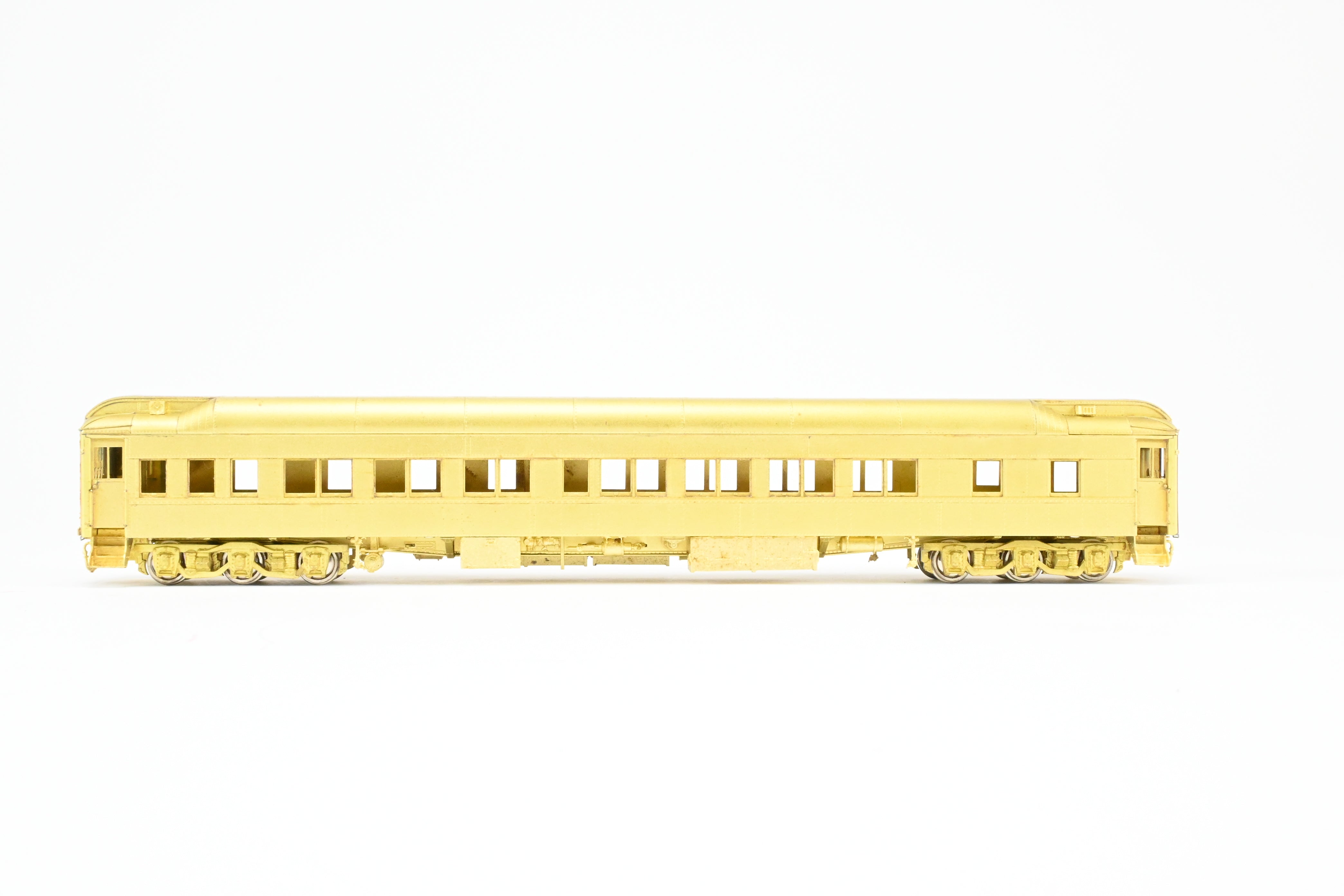 HO Brass Oriental Limited 8-1-2 Heavyweight Sleeper with Ice AC