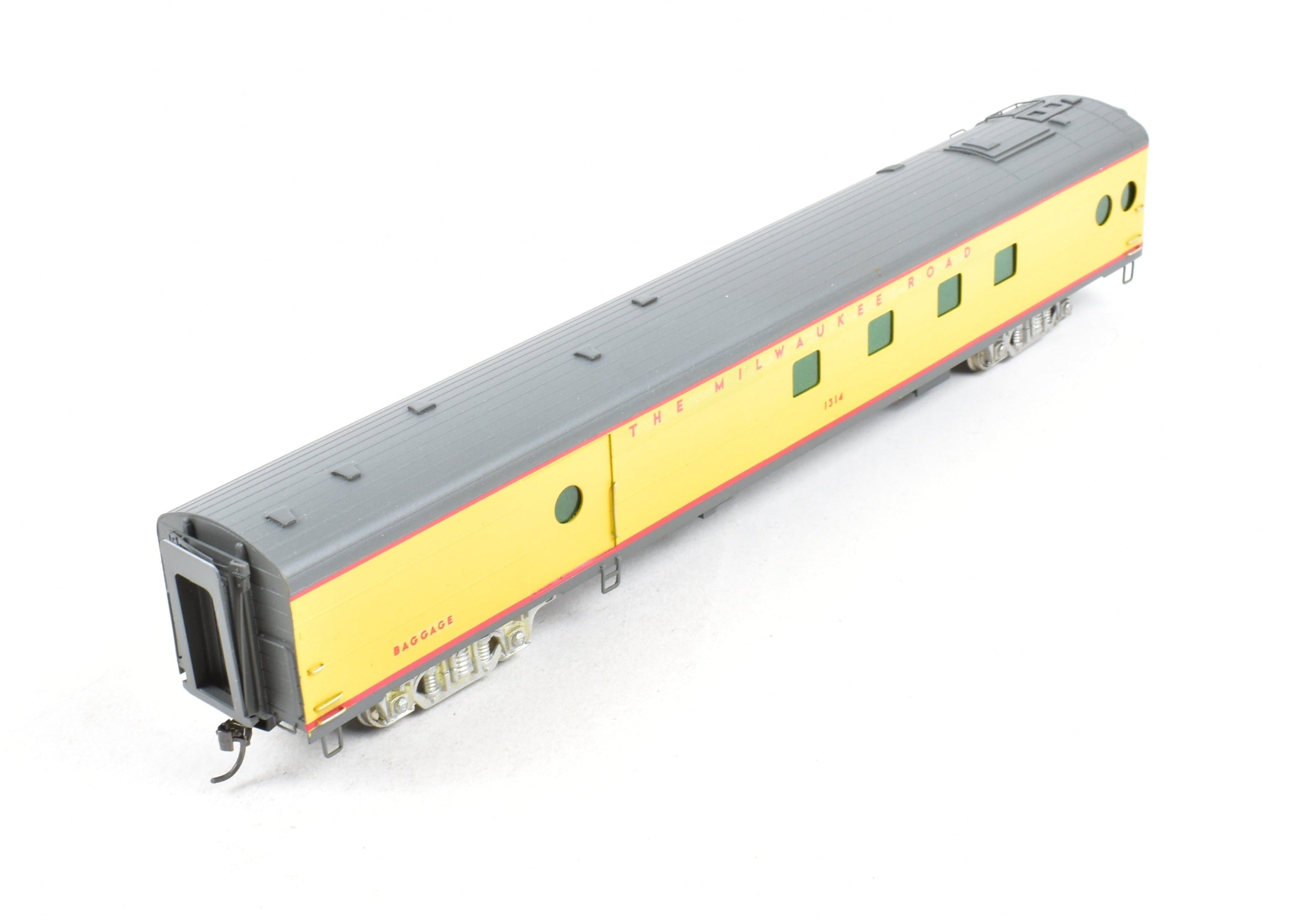 High - Quality HO Scale Brass Soho Milwaukee Road #1314 Custom - Painted Baggage - Dorm Model Train Car