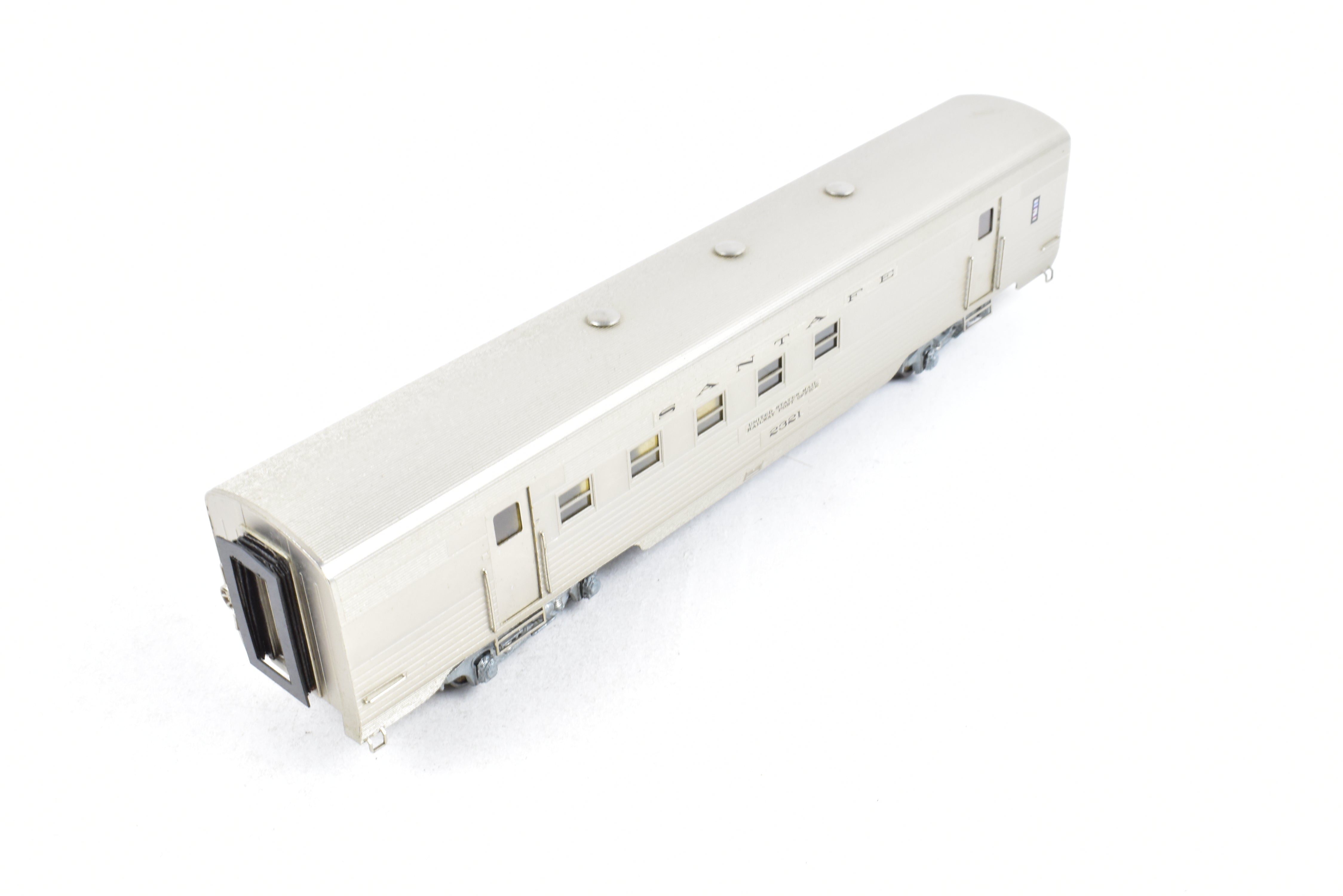 HO Brass Lambert ATSF - Santa Fe 60' Streamlined RPO Car w/ Central Valley Trucks
