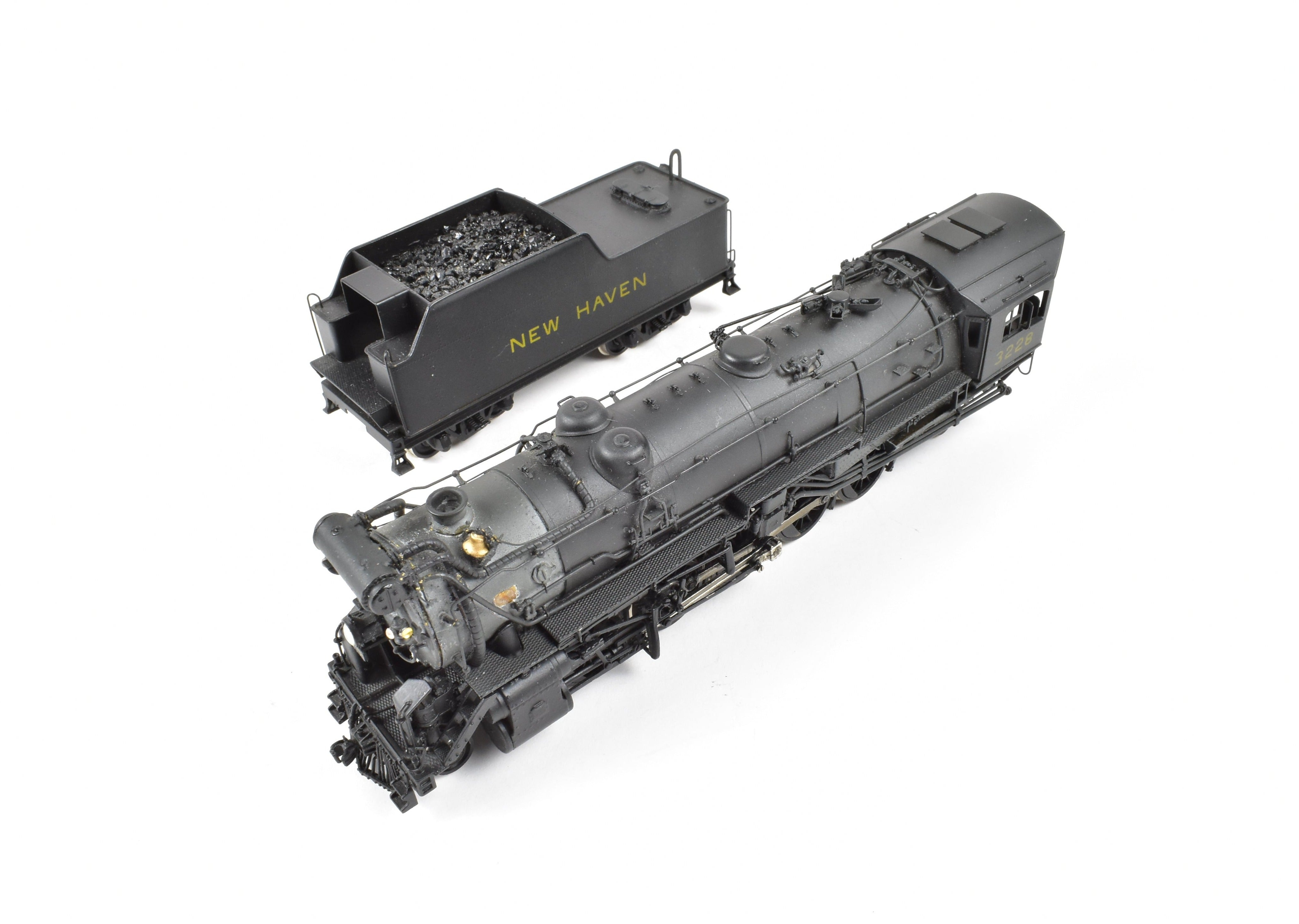 HO Scale Brass Model Train - New Jersey Custom Brass New Haven Class L - 1 2 - 10 - 2 Steam Locomotive with Pilot Mounted Pumps Version