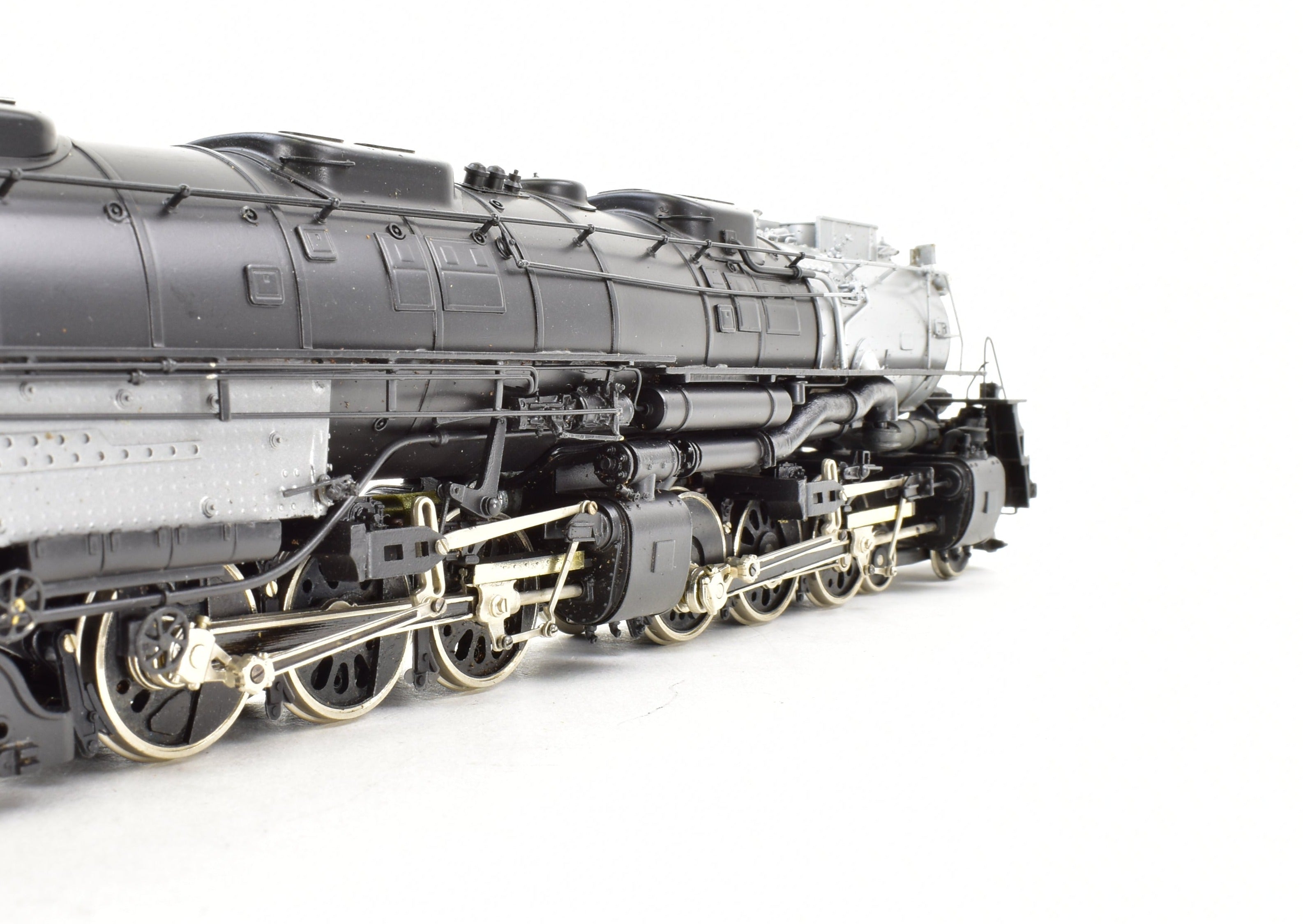 High - Quality HO Scale Brass PFM - Tenshodo Union Pacific 4 - 6 - 6 - 4 Challenger FP Model Train No. 3950