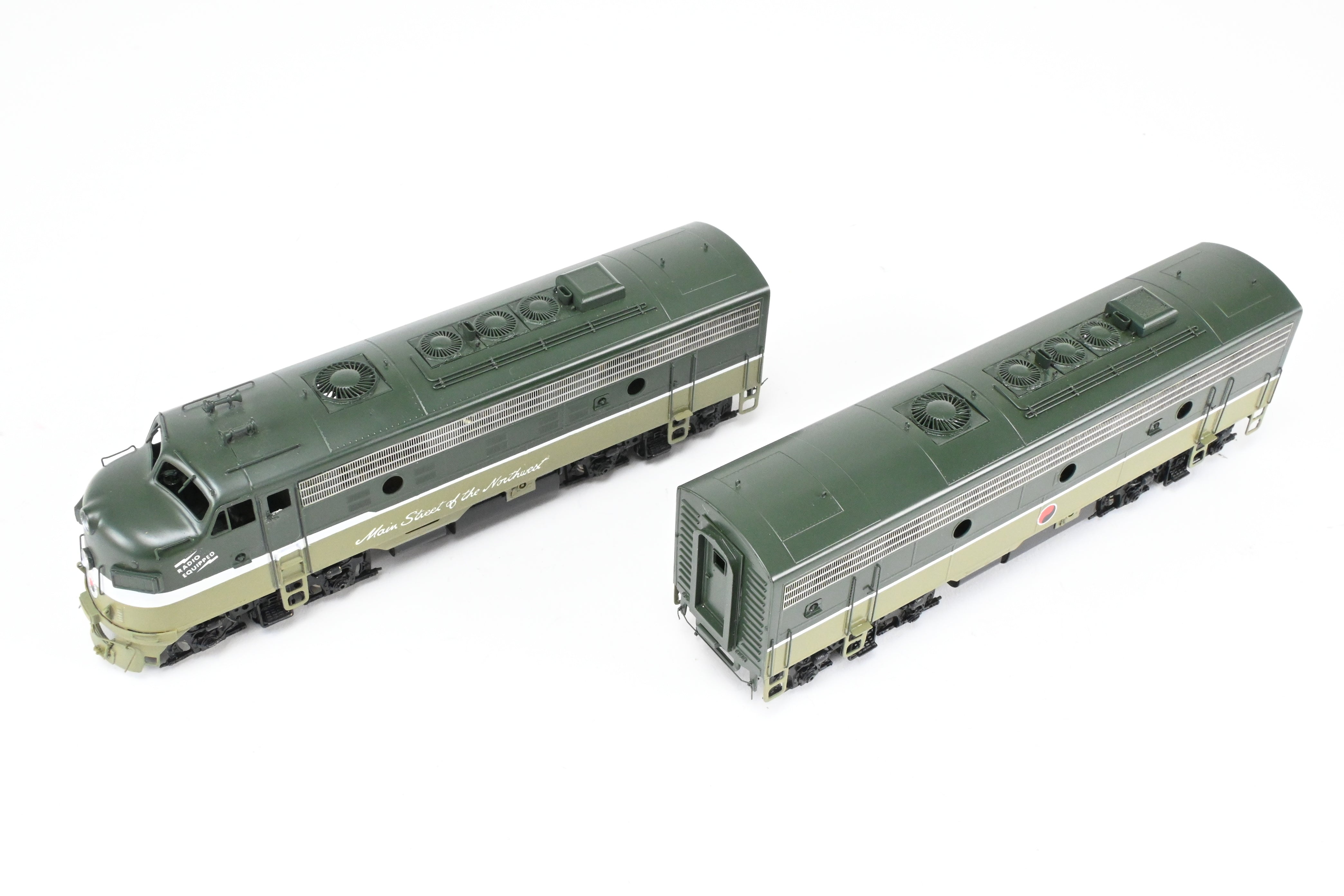 HO Scale Brass Model Train Set - Oriental Limited NP - Northern Pacific EMD F9A/F9B with 1750 HP for Passenger Service in Loewy 'Main Street of the Northwest' North Coast Limited Paint Scheme
