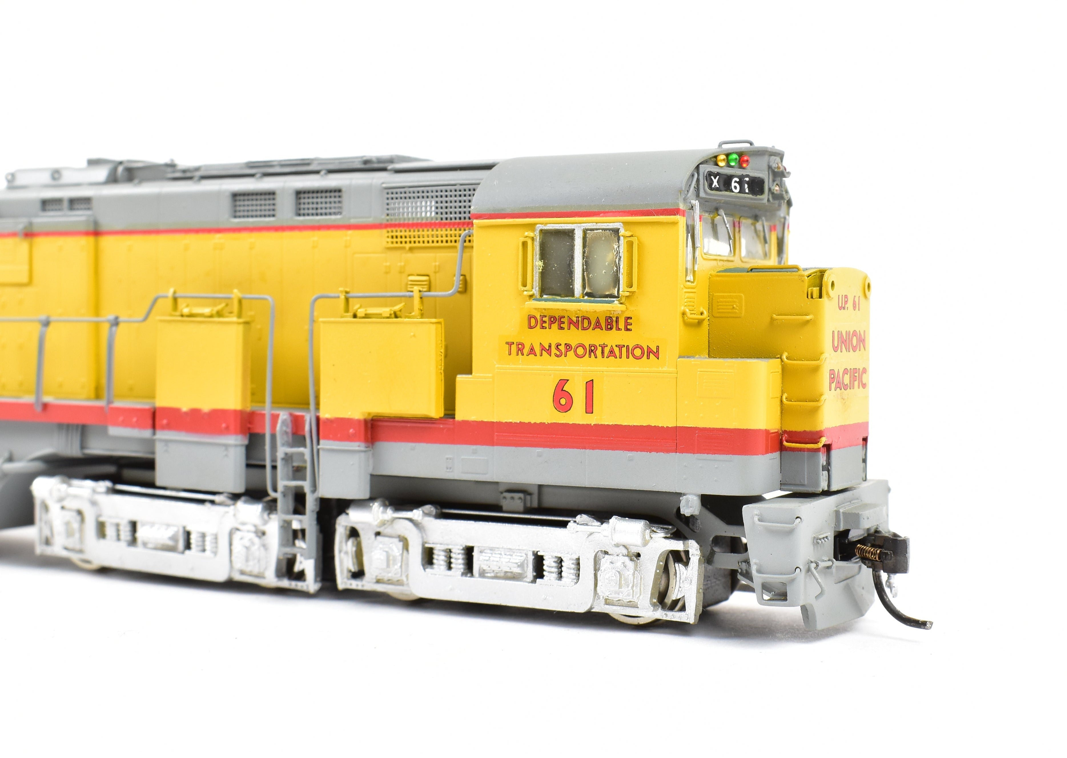 High - Quality HO Scale Brass Oriental Limited Union Pacific Alco C855 A/B/A Set with Custom Painting and Excellent Condition