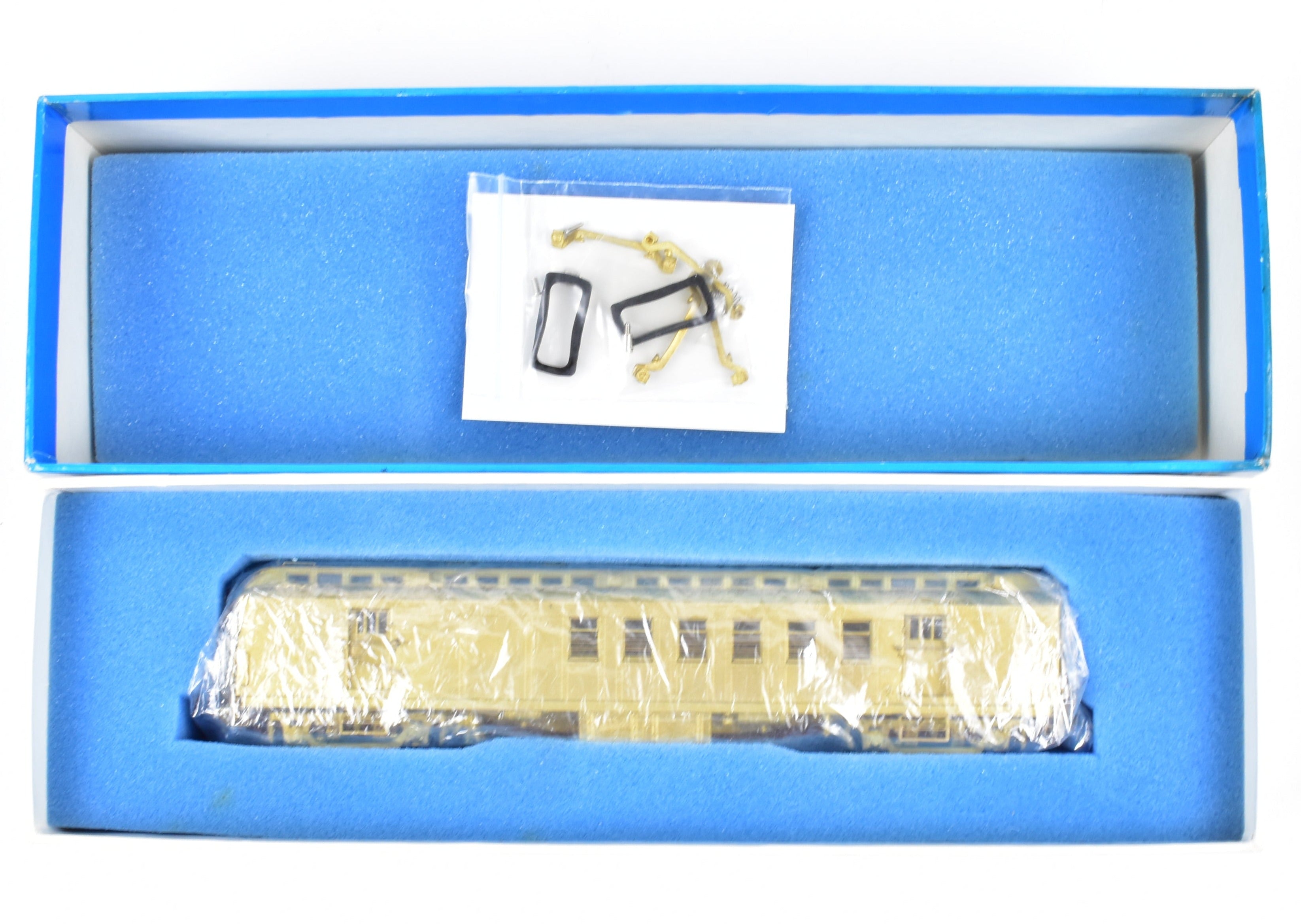 HO Scale Brass ATSF - Santa Fe Heavyweight RPO #60 - 69 with Skylight by Pecos River