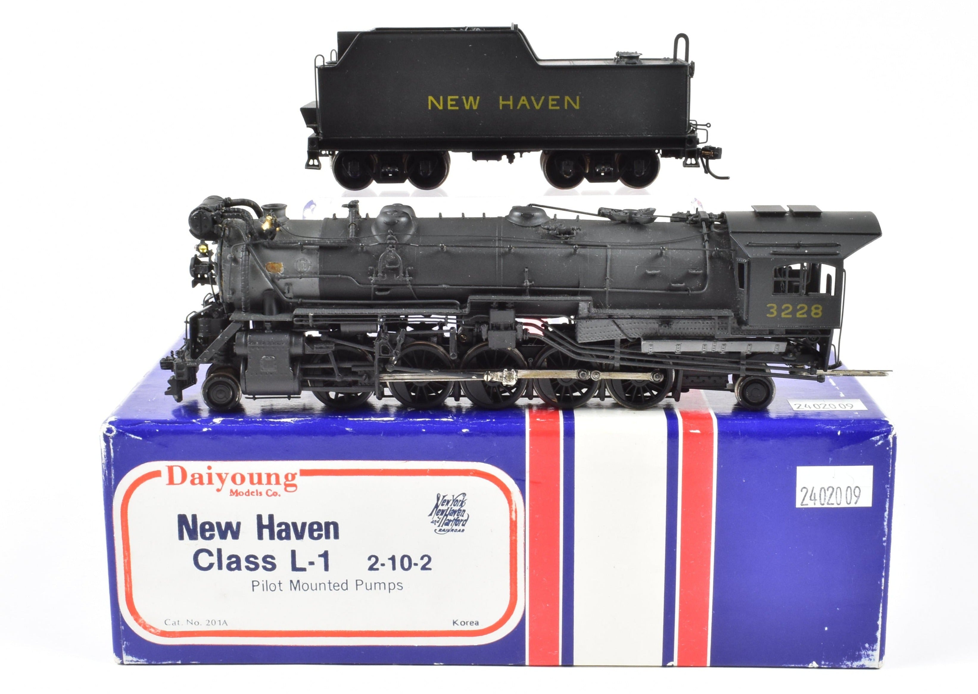 HO Scale Brass Model Train - New Jersey Custom Brass New Haven Class L - 1 2 - 10 - 2 Steam Locomotive with Pilot Mounted Pumps Version