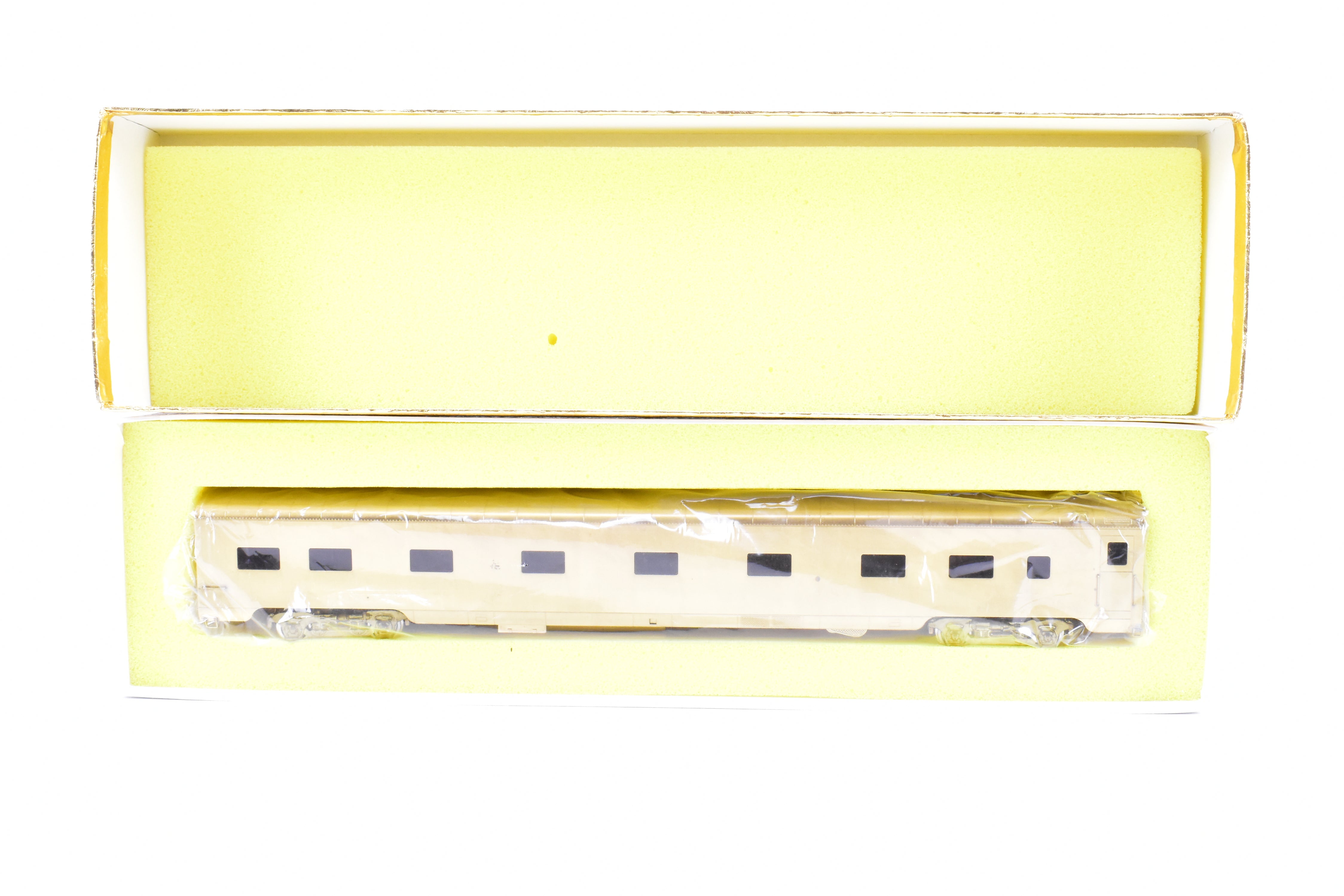 HO Scale Brass Model of Oriental Limited Great Northern Streamlined Empire Builder 1370 - 1384 Passenger Series Sleeper Cars