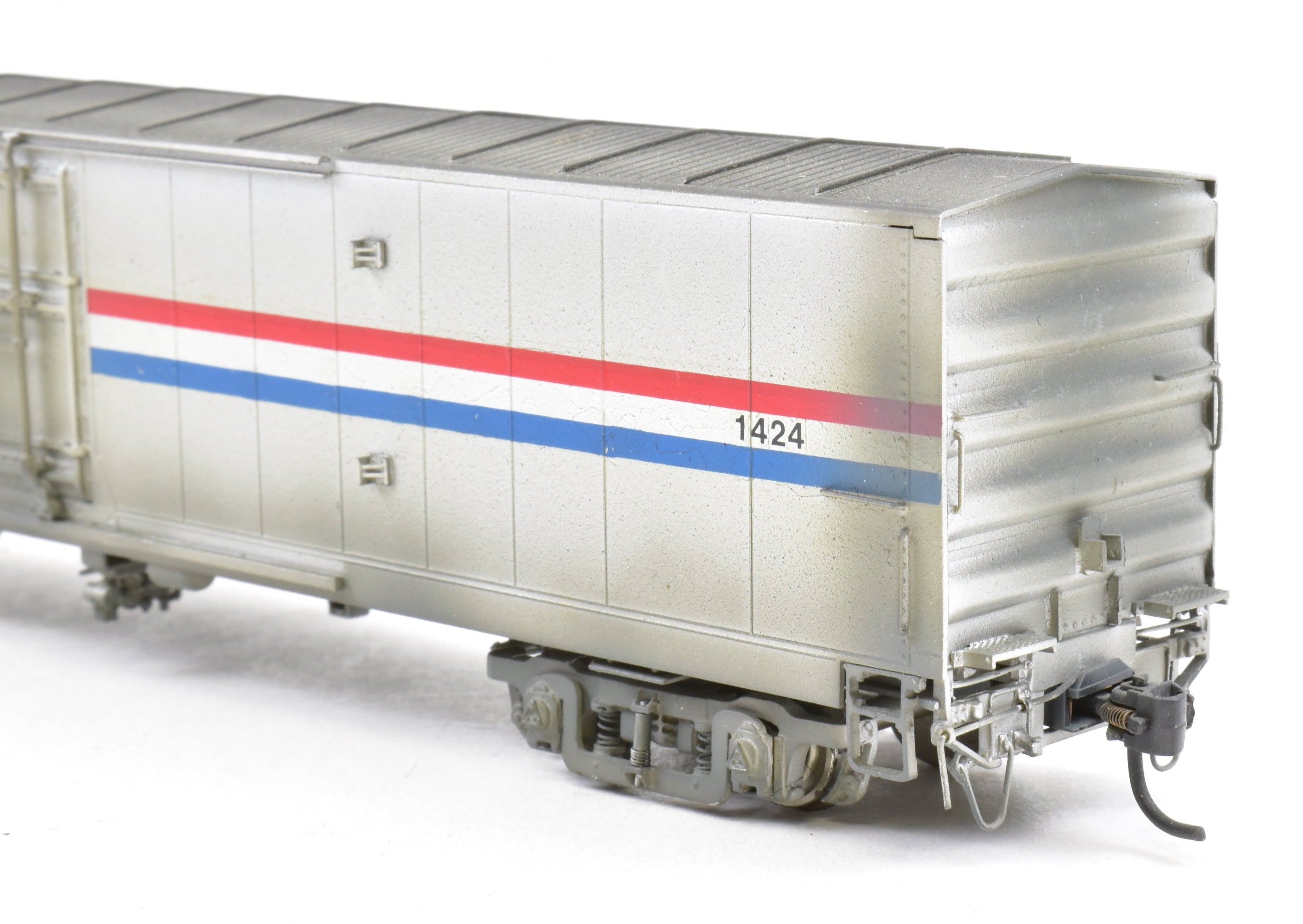 Custom Painted and Weathered HO Brass Metro Models Amtrak #1424 Merchandise Handling Car