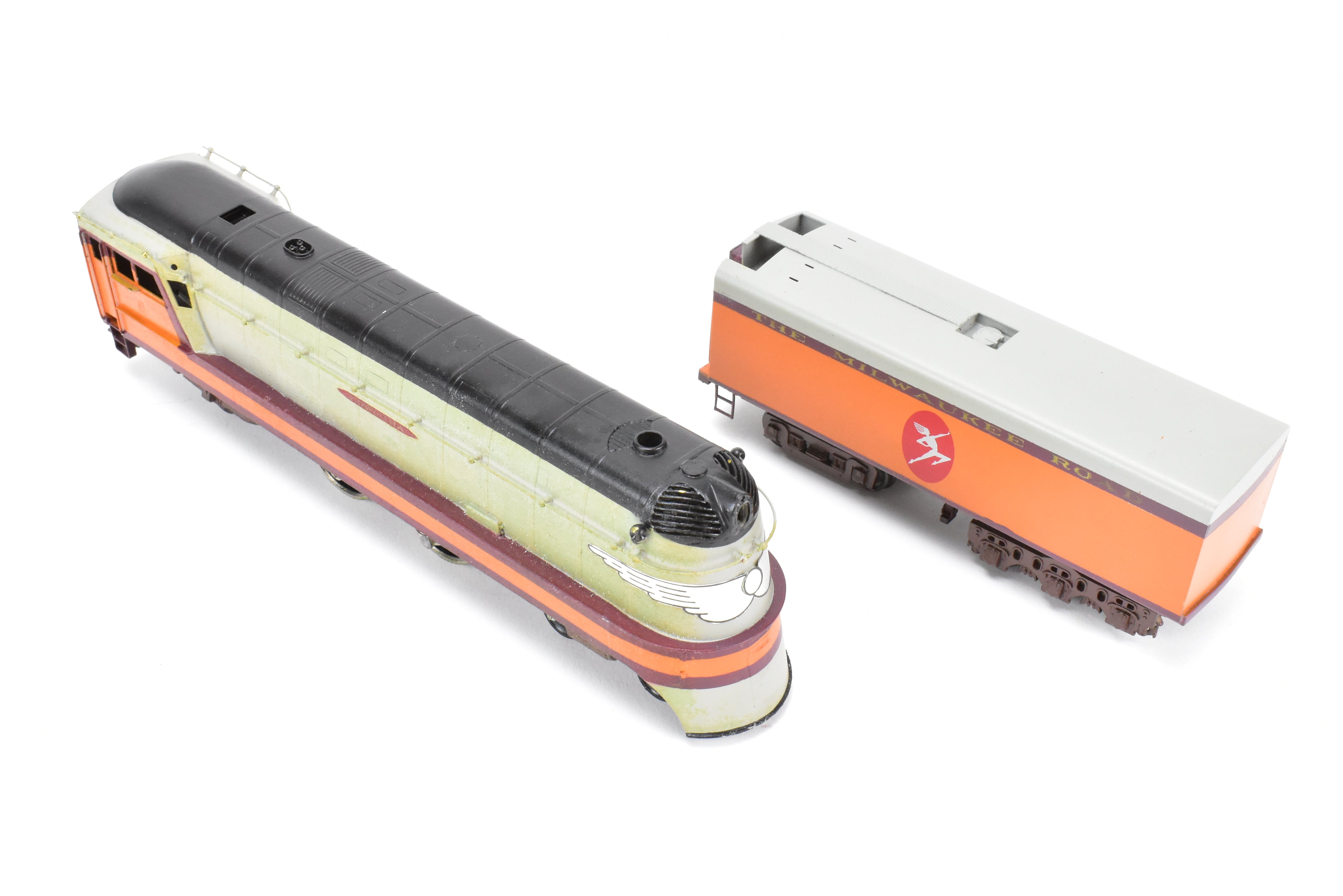 HO Scale Brass NPP Nickel - Plated Milwaukee Road Class A 4 - 4 - 2 Streamlined Hiawatha Atlantic w/Slight Foam Damage