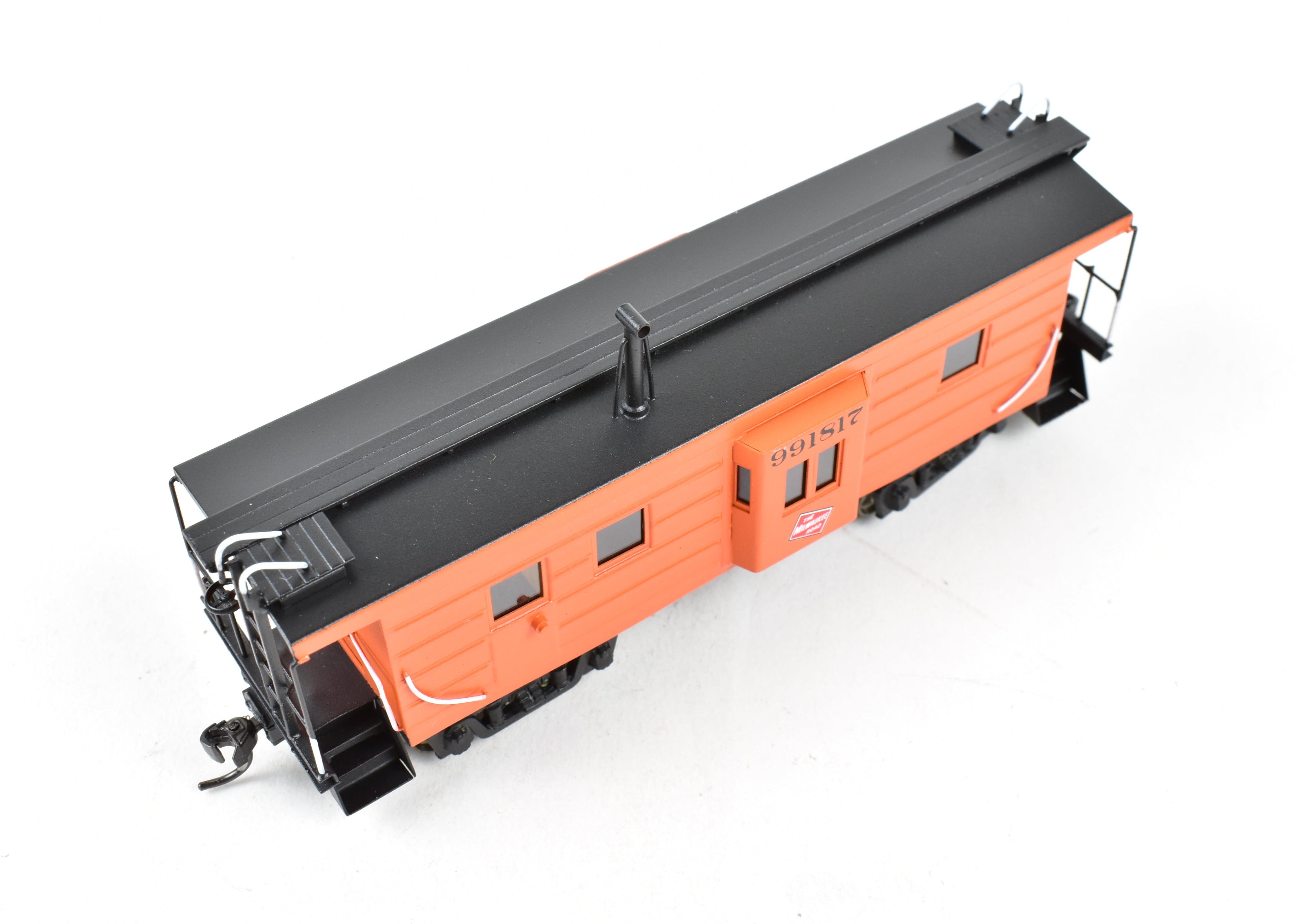 HO Scale Brass Nickel Plate Products Milwaukee Road Bay Window Caboose Pro-Painted #991817