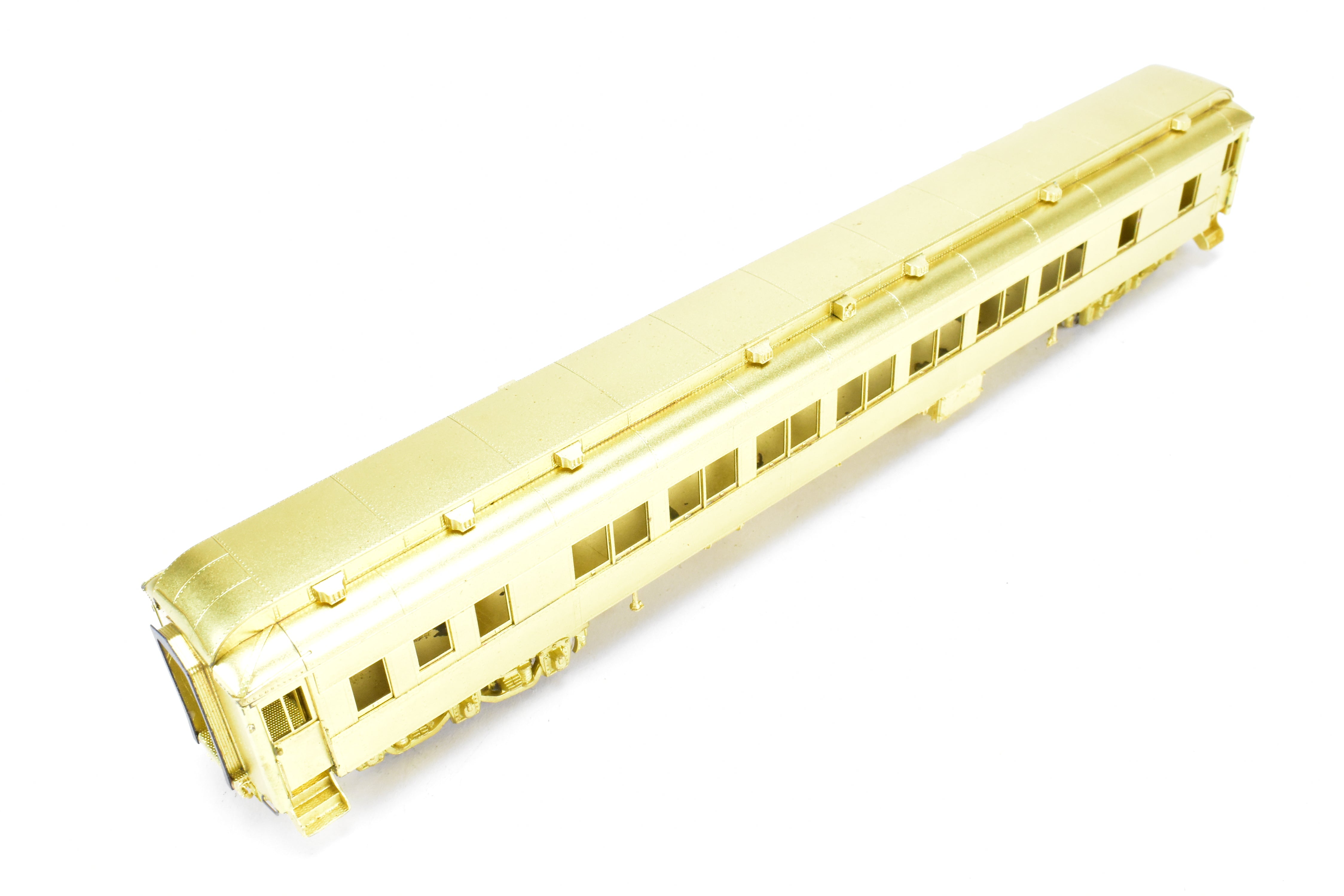 HO Brass Oriental Limited 14-Section Heavyweight Tourist Car without Air Conditioning