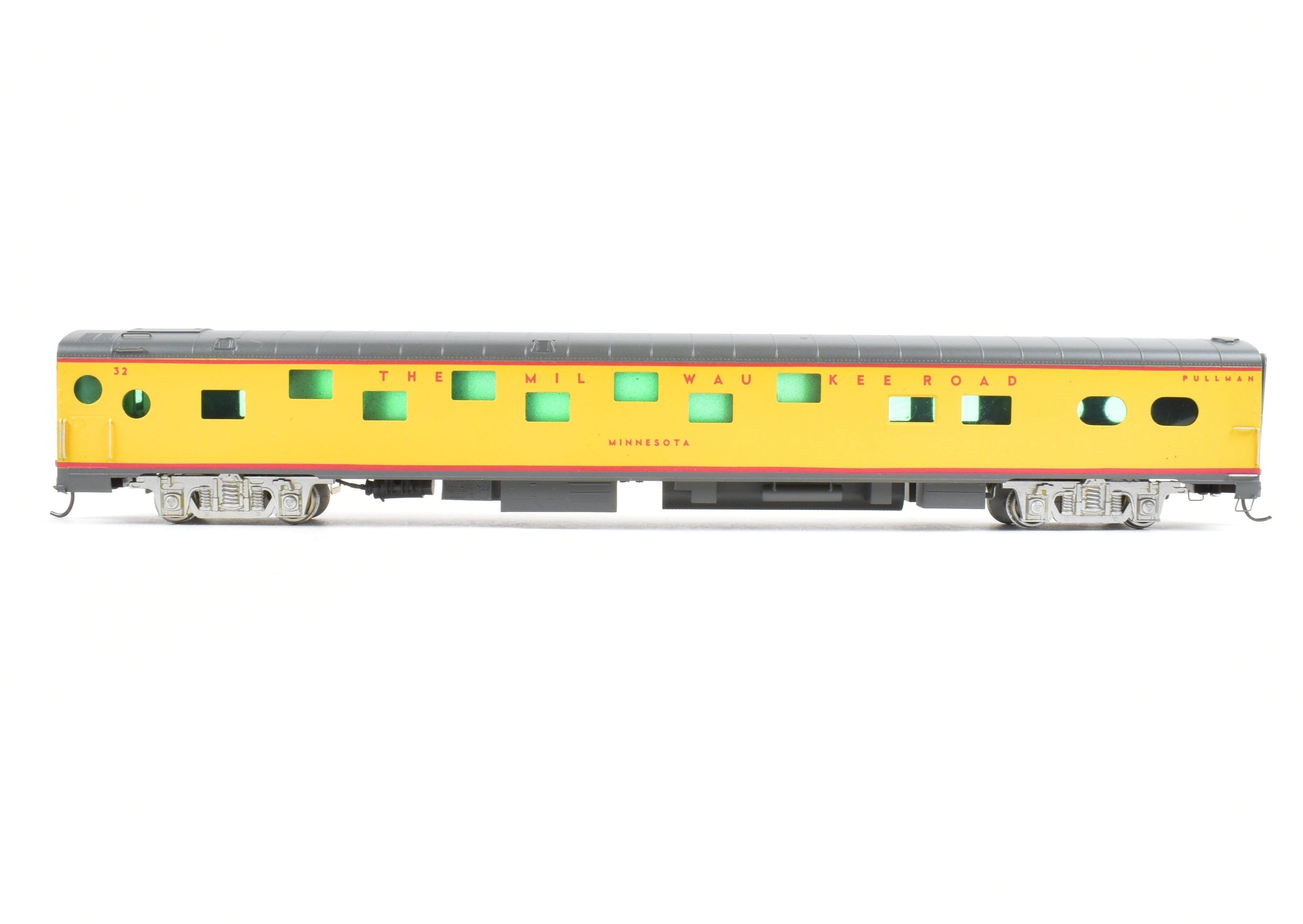 HO Custom Painted Brass Soho Milwaukee Road 16-Duplex-4DB Sleeper 'Minnesota'