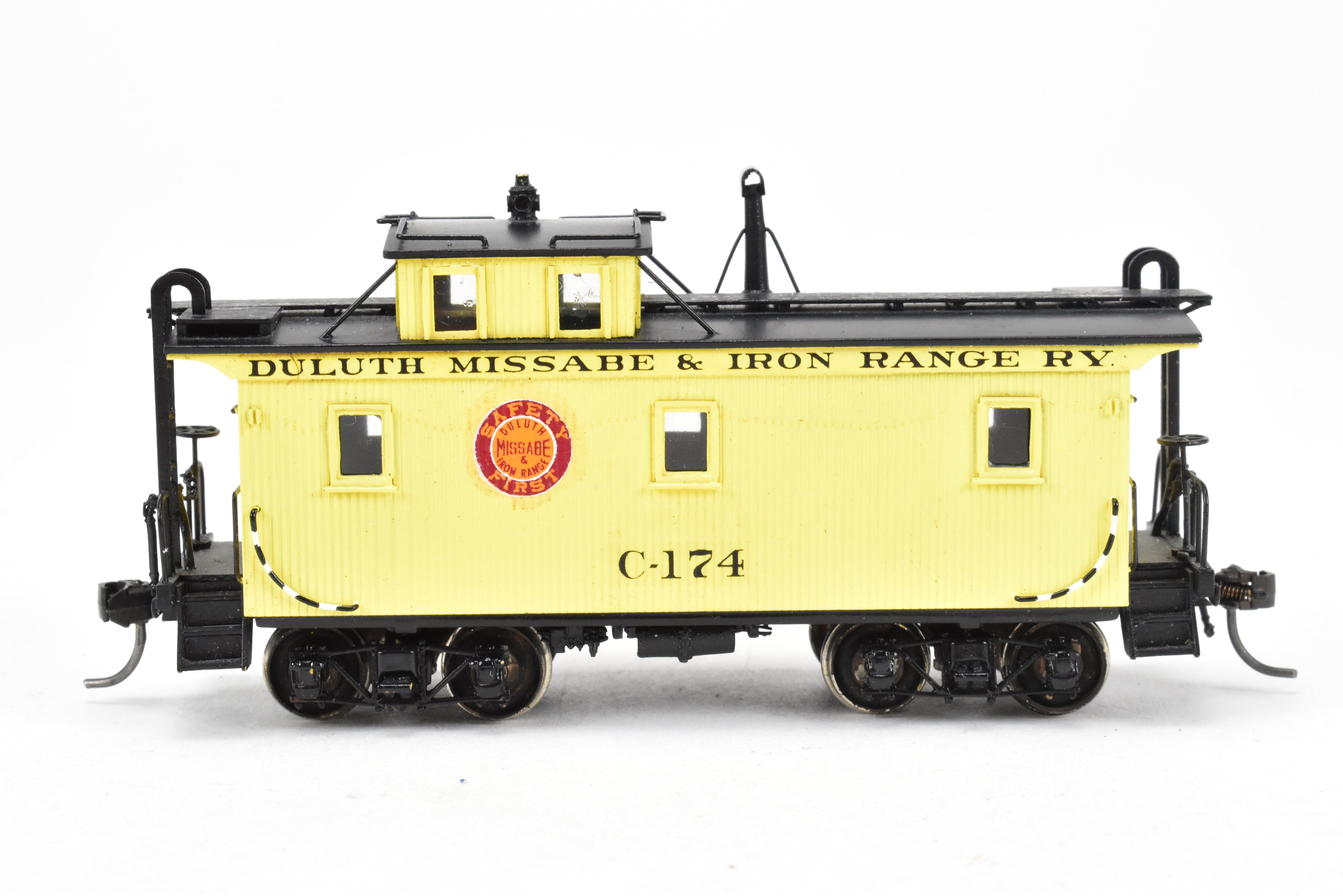 High - Quality HO Scale Brass Pacific Fast Mail (PFM) SKI - Built Duluth Missabe & Iron Range Wood Caboose Model with Factory Painting and Numbering C - 174