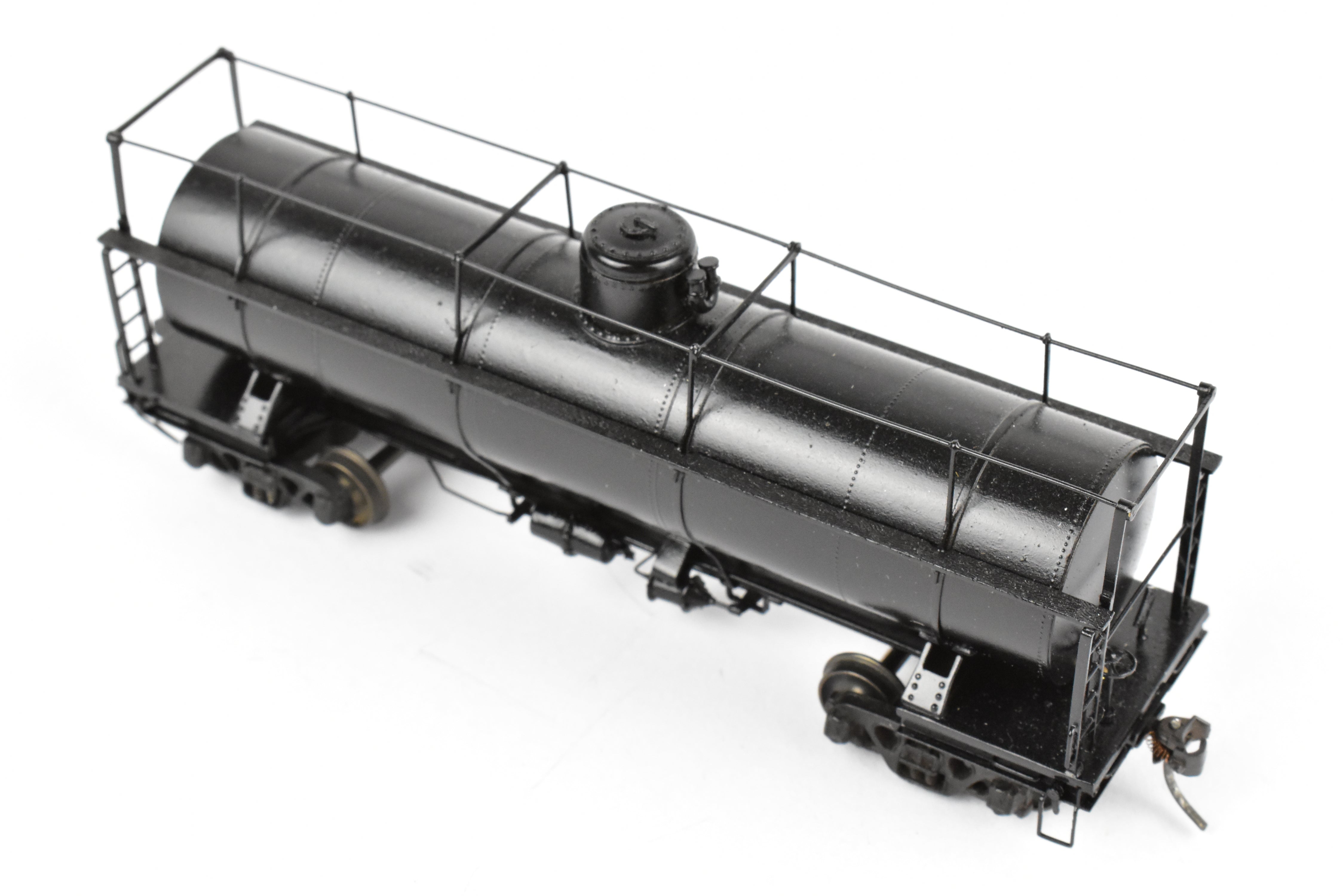 HO Brass NWSL 10,000 Gallon Logging Tank Car, Unlettered, Korean - Built