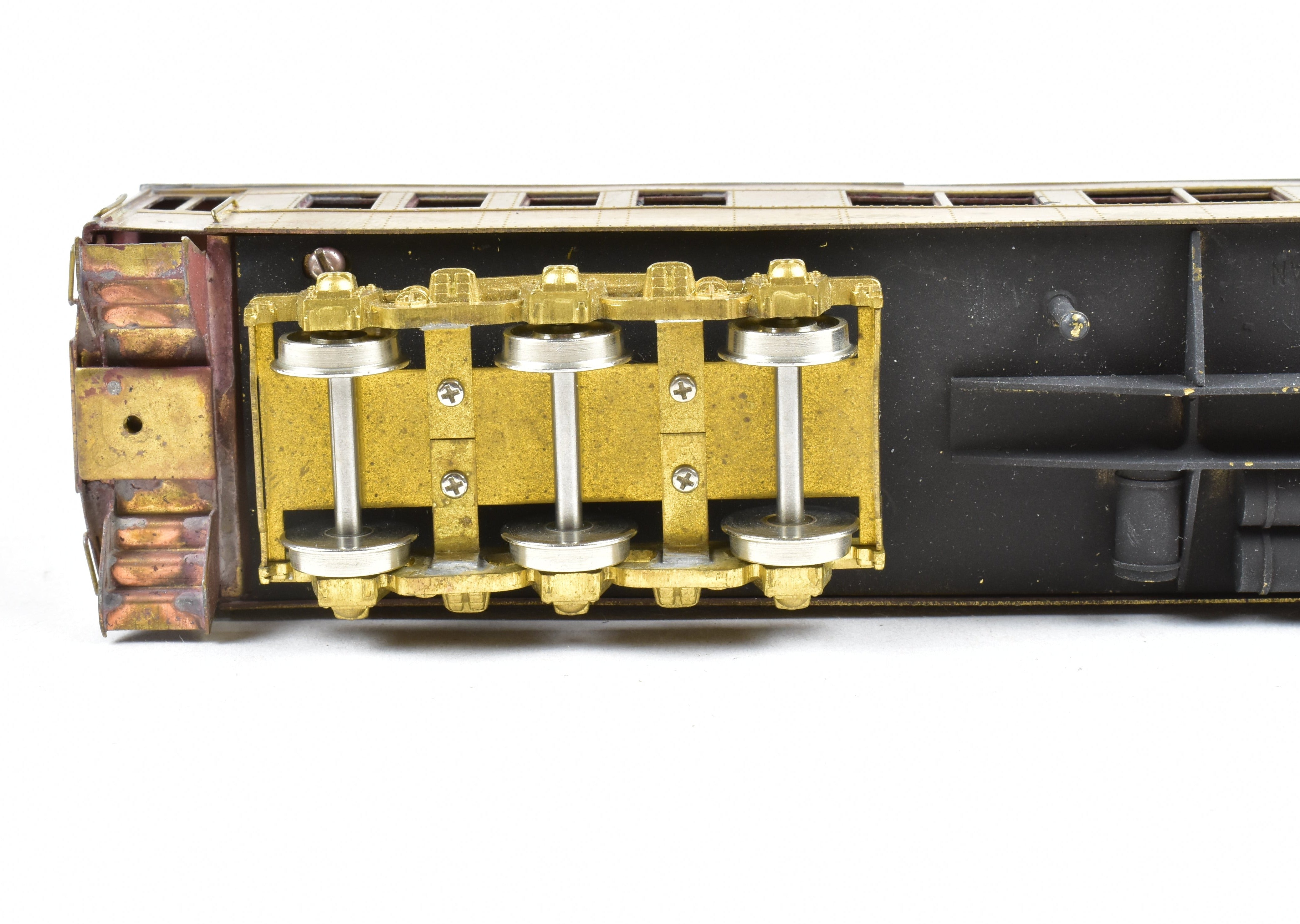 HO Scale Brass Lambert Pullman Heavyweight 8-1-2 Sleeping Car with Trucks for Various Road Models