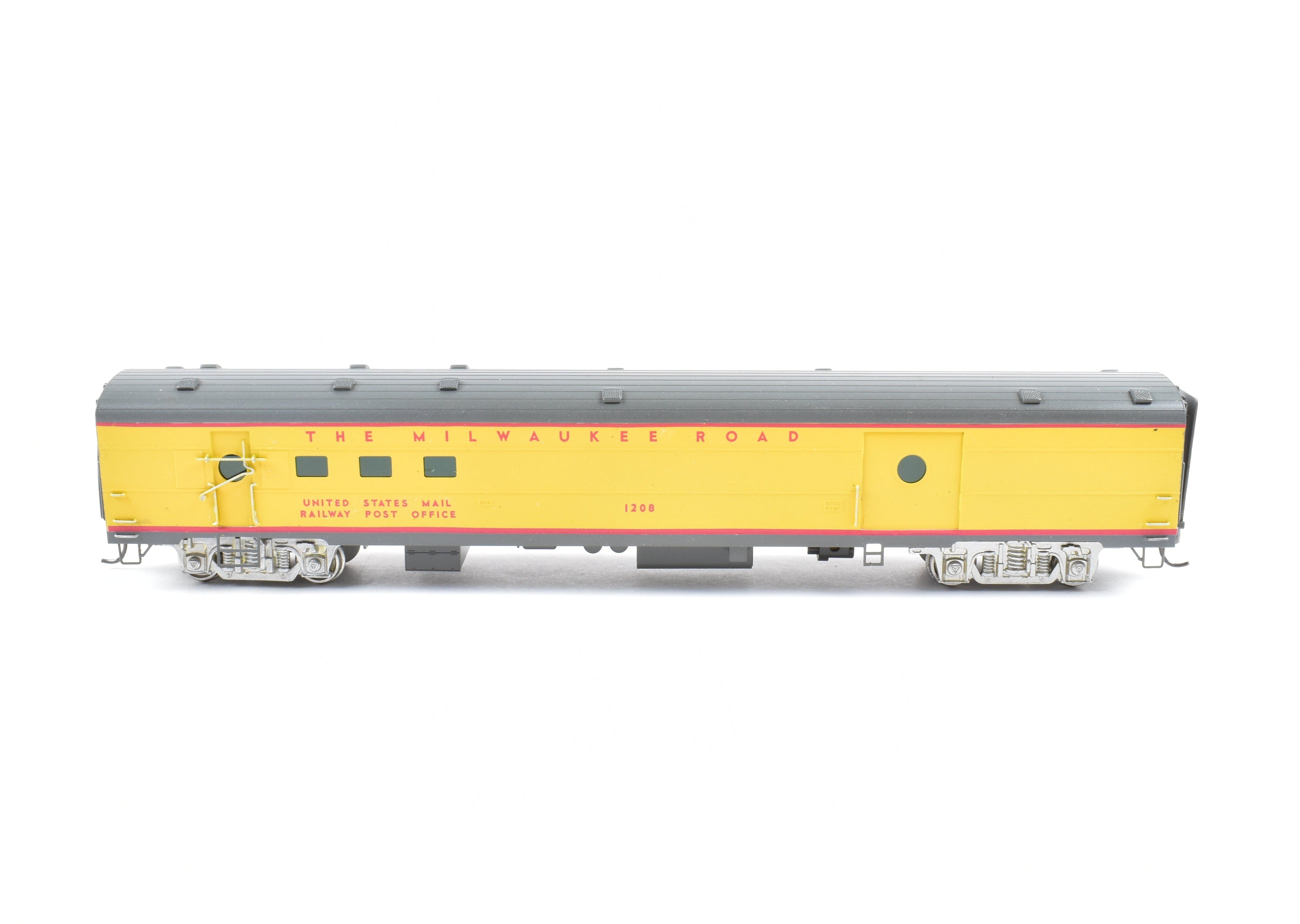 High - Quality HO Scale Brass Soho Milwaukee Road #1208 Baggage - RPO Model with Custom Painted Armour Yellow and Gray Finish