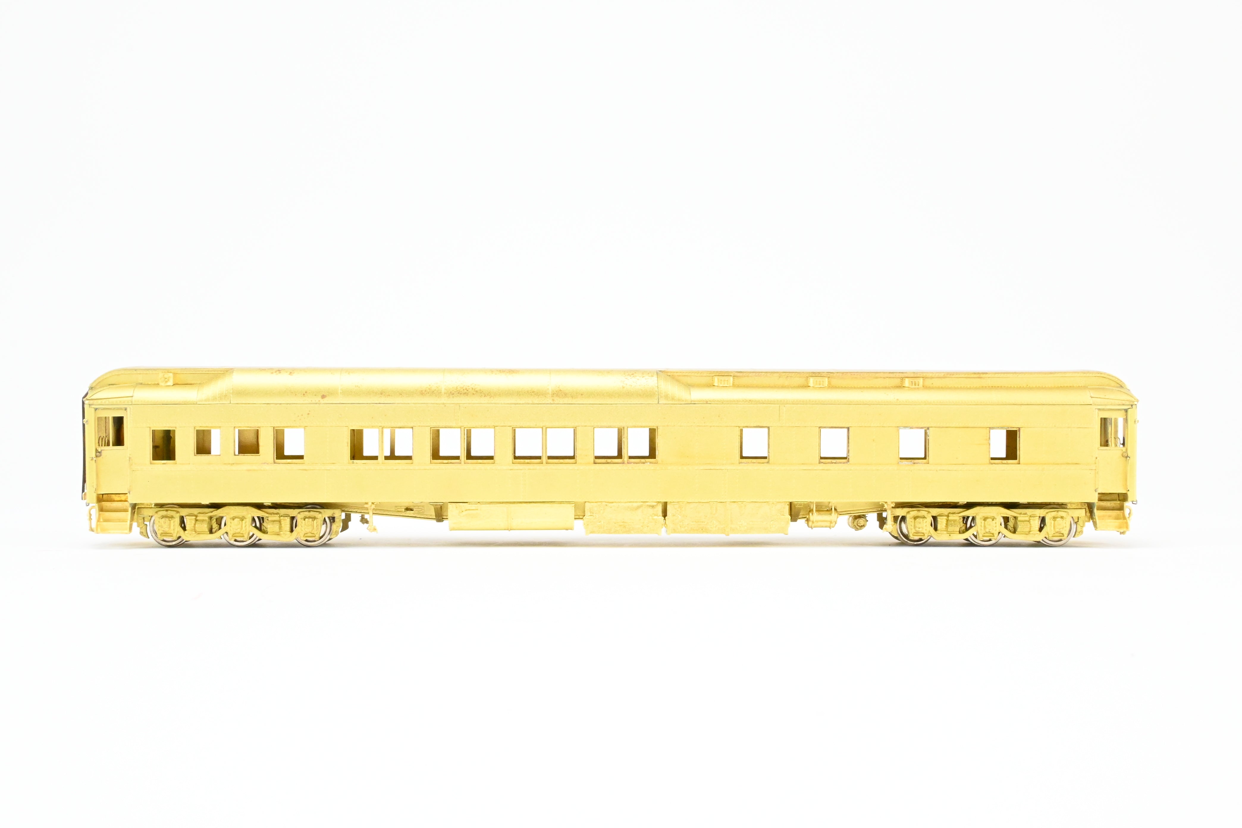 HO Brass Oriental Limited 8-1-2 Heavyweight Sleeper with Ice AC