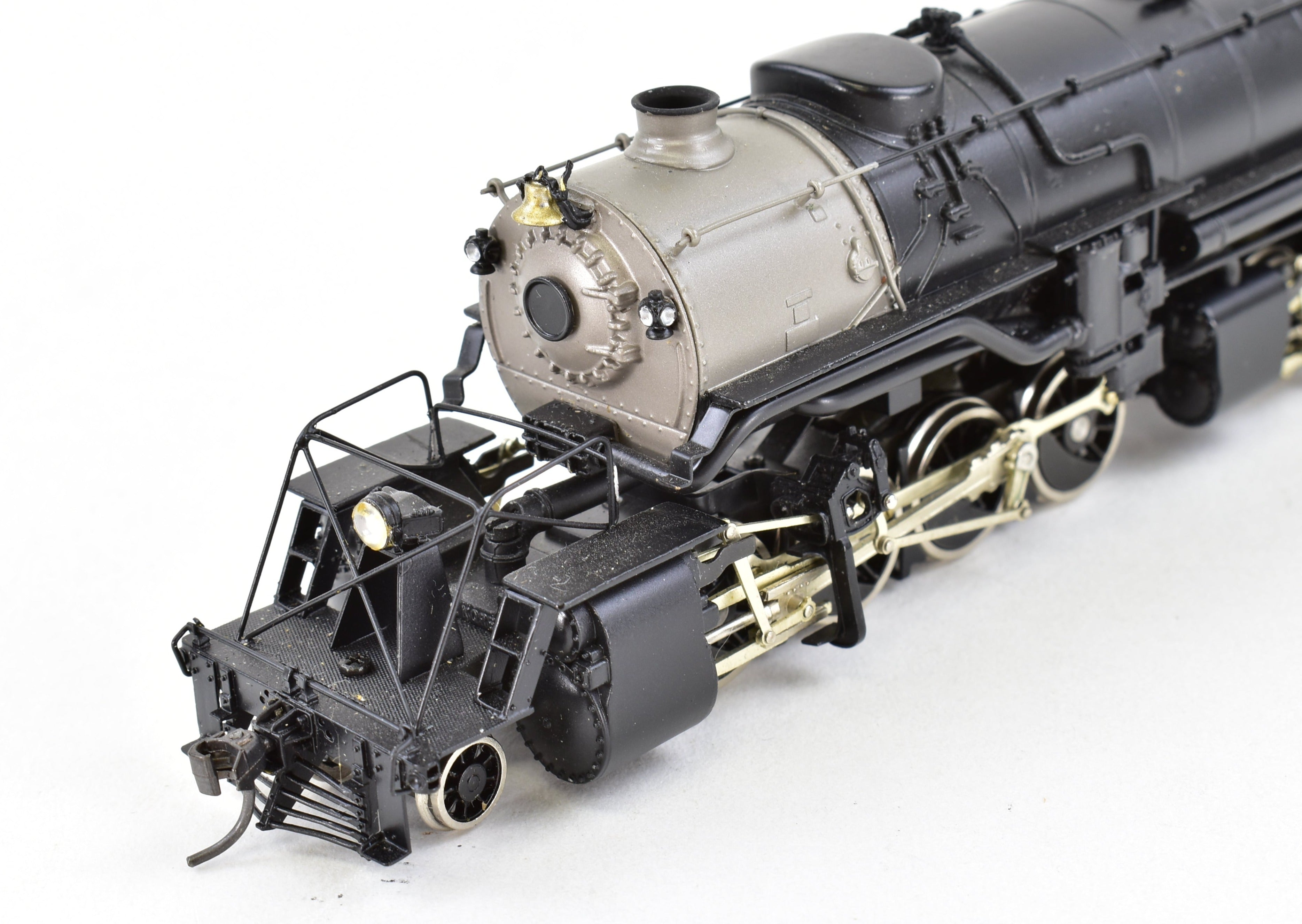 HO Scale Brass ATSF - Santa Fe USRA 2-8-8-2 Mallet Factory-Painted Powerhouse Model