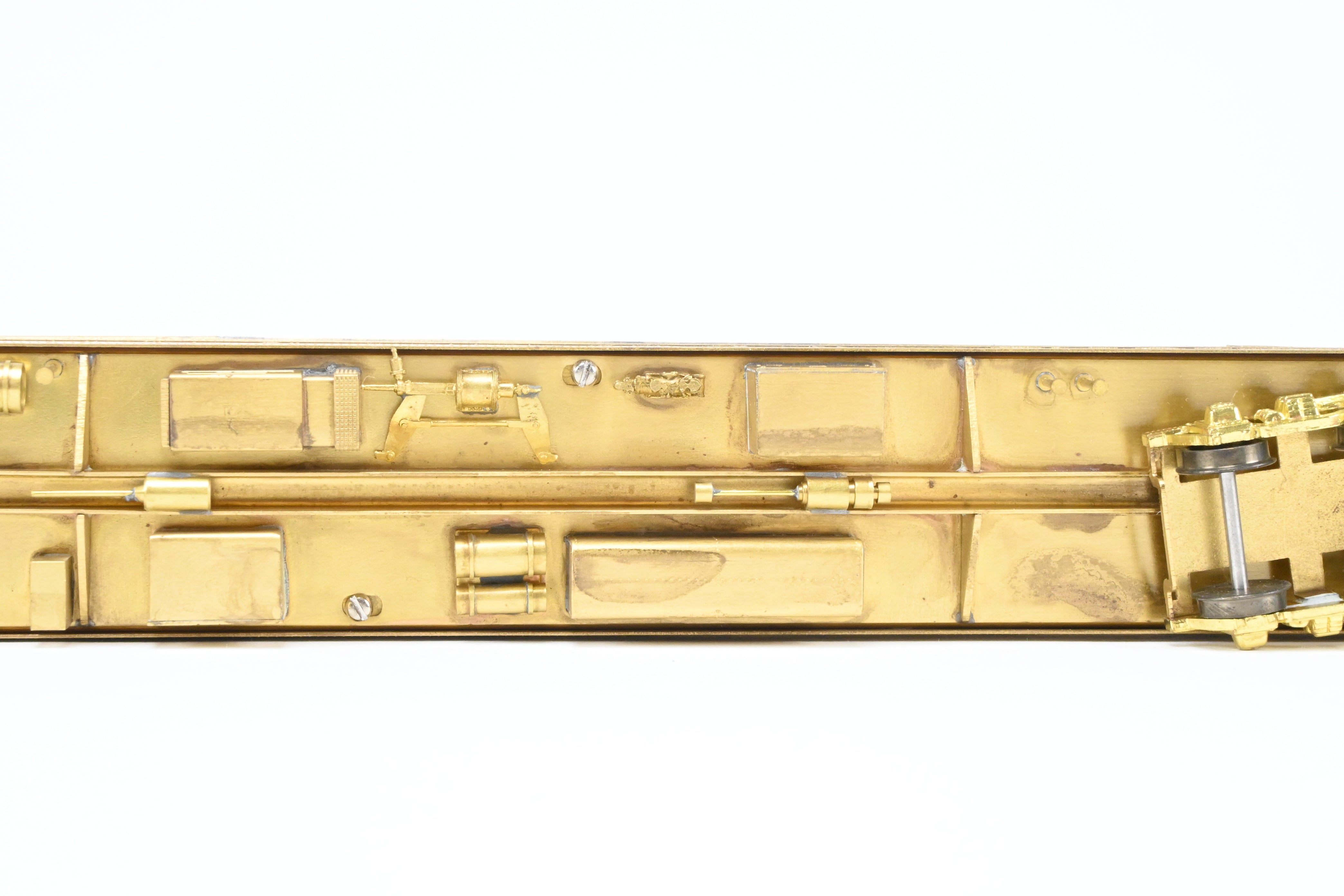 HO Scale Brass Soho 10-Section Lounge Observation Car - Mt. Hood Version