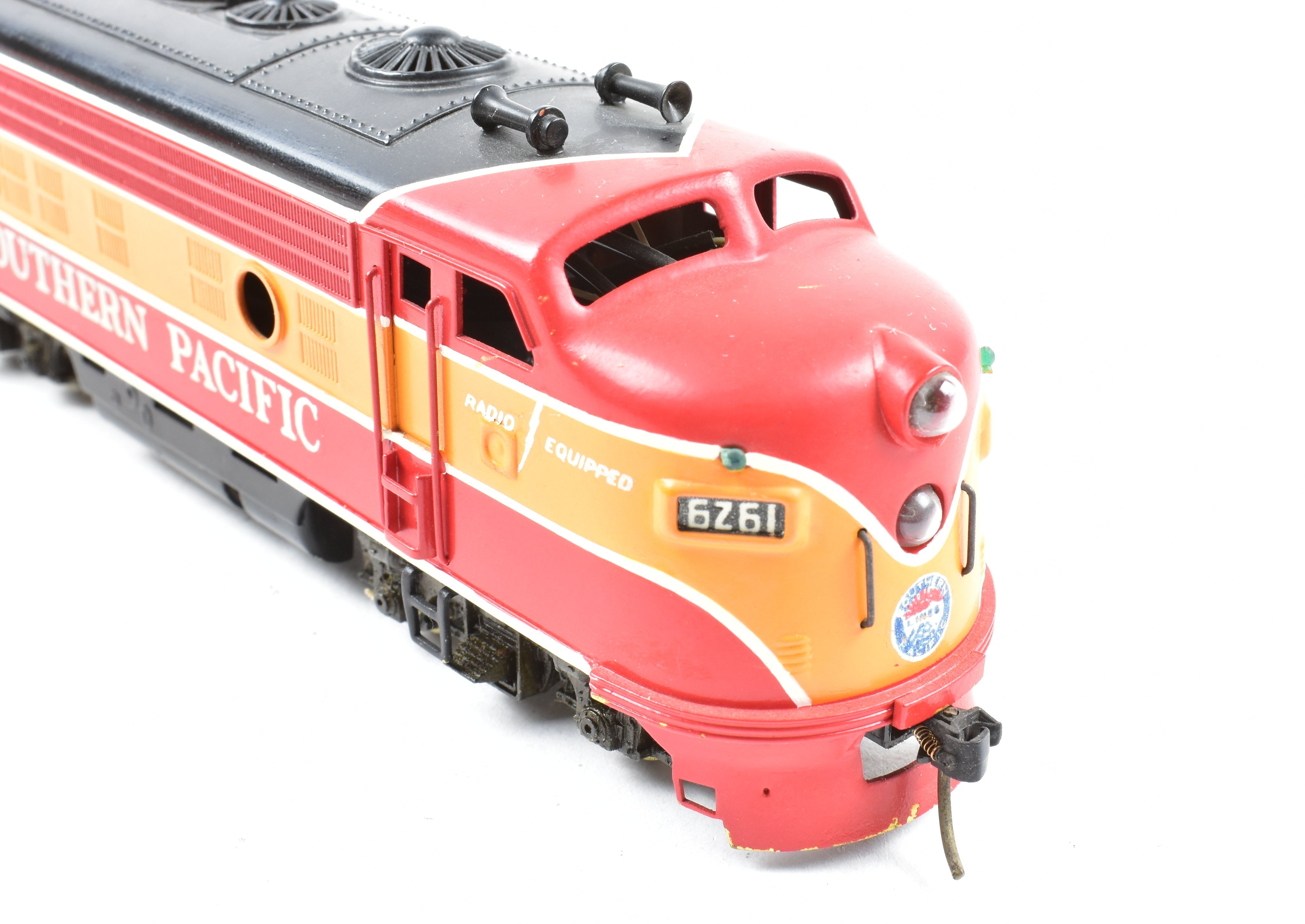 HO Scale Brass Tenshodo SP EMD F9 A/B Factory-Painted Pair from 1960s