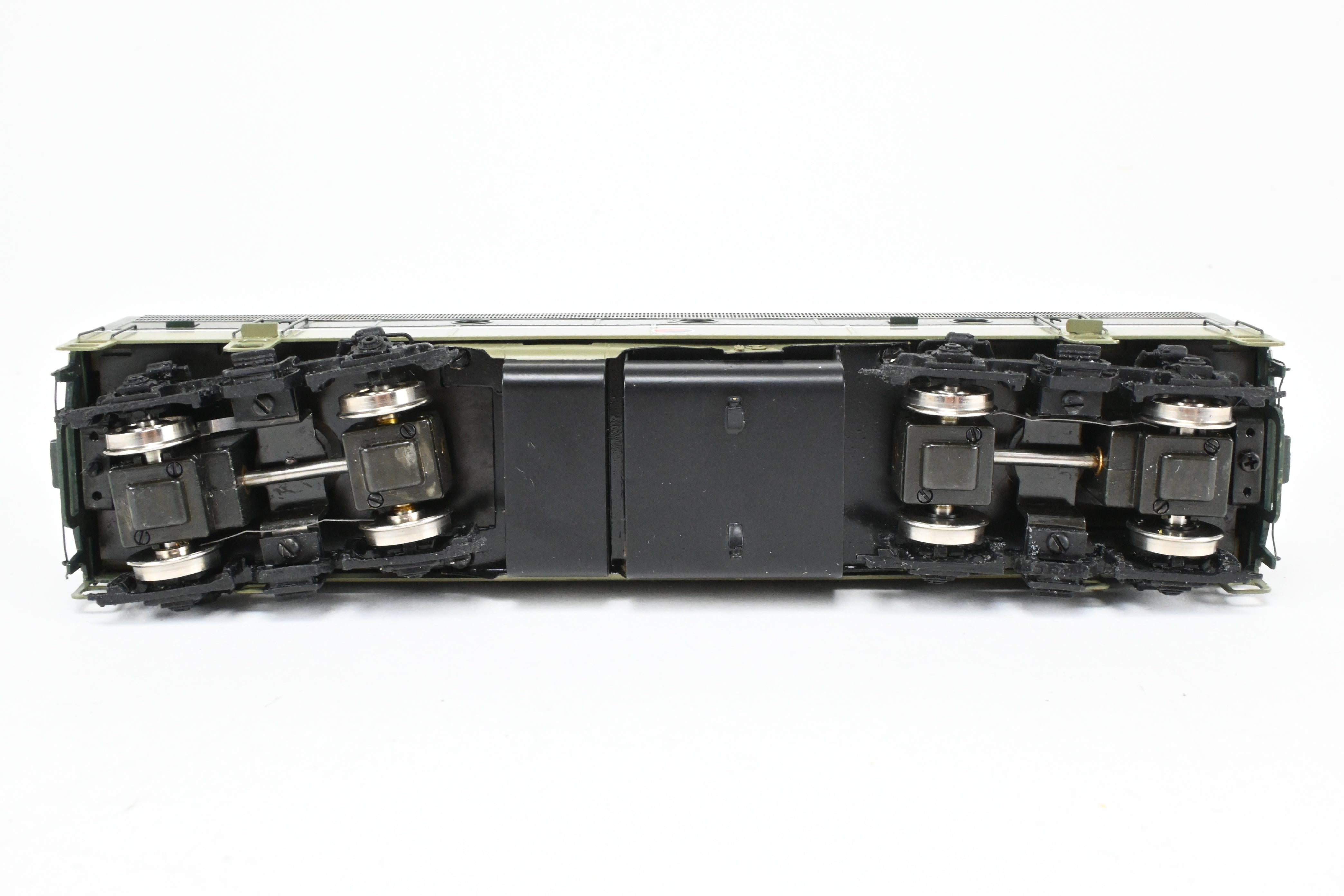 HO Scale Brass Model Train Set - Oriental Limited NP - Northern Pacific EMD F9A/F9B with 1750 HP for Passenger Service in Loewy 'Main Street of the Northwest' North Coast Limited Paint Scheme