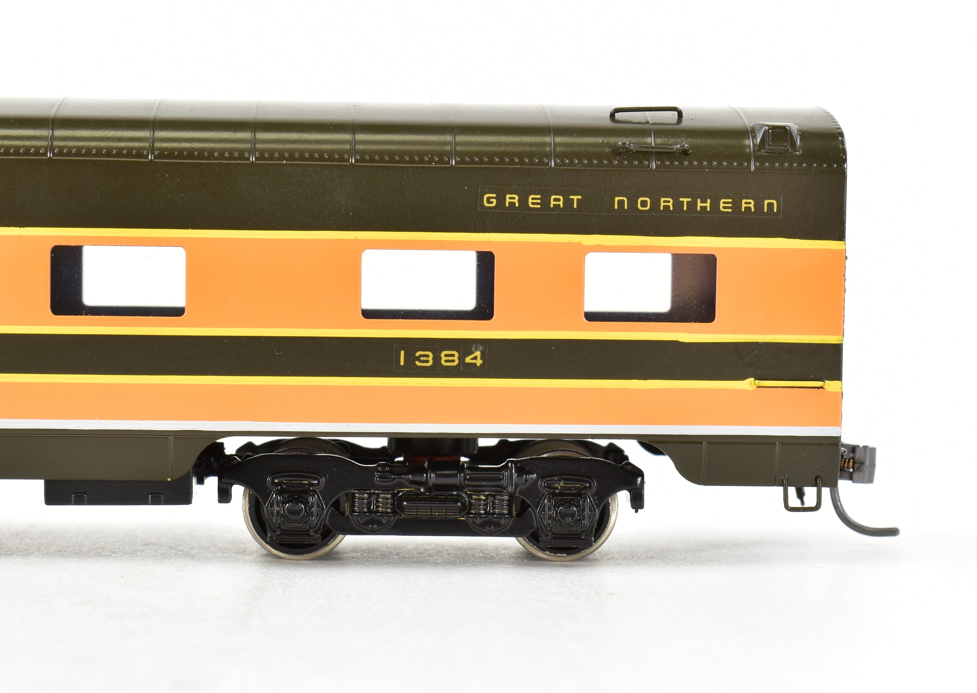 HO Brass Oriental GN - Pro-Painted Great Northern Streamlined Empire Builder Sleeper 1370 - 1384