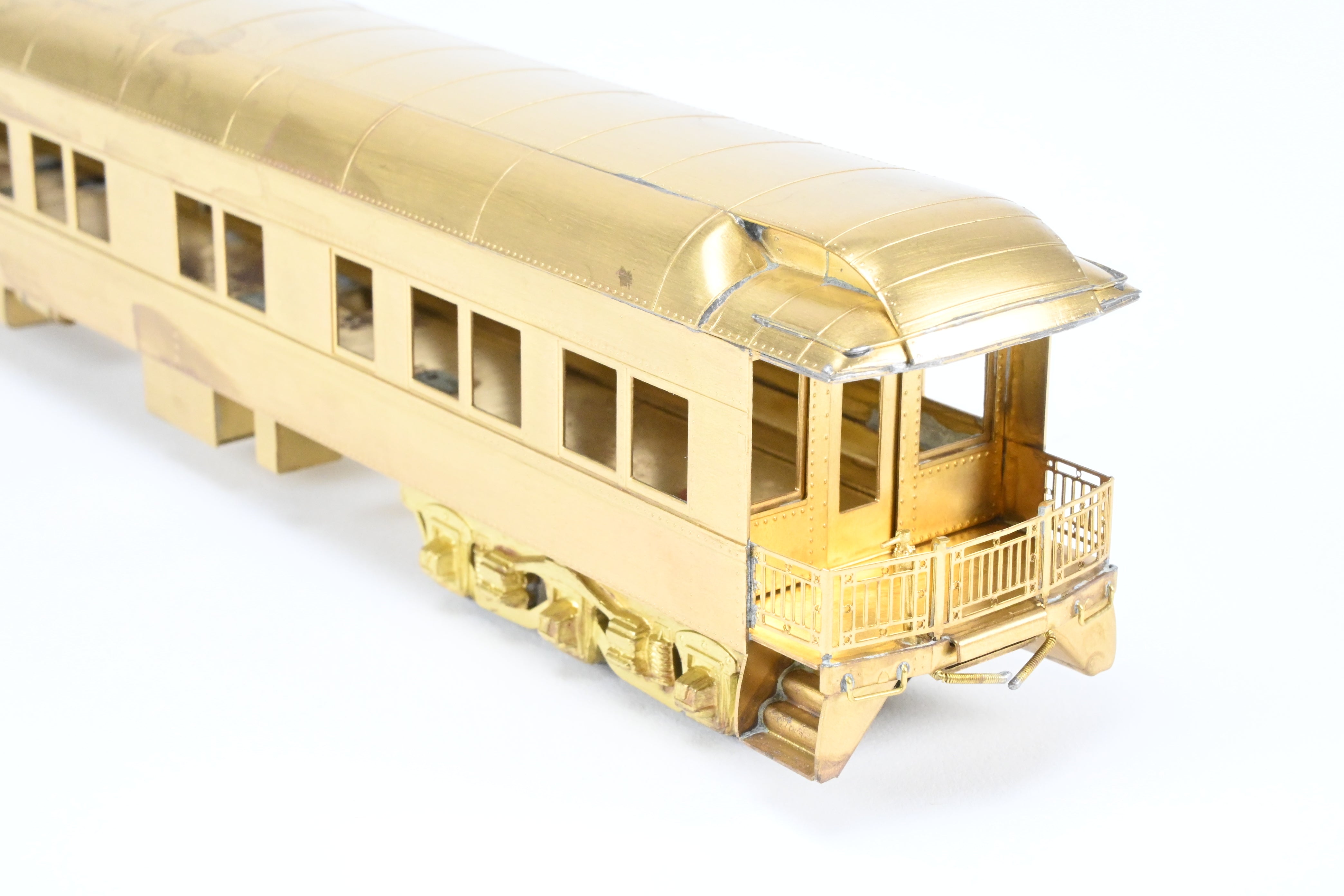 HO Scale Brass Soho 10-Section Lounge Observation Car - Mt. Hood Version