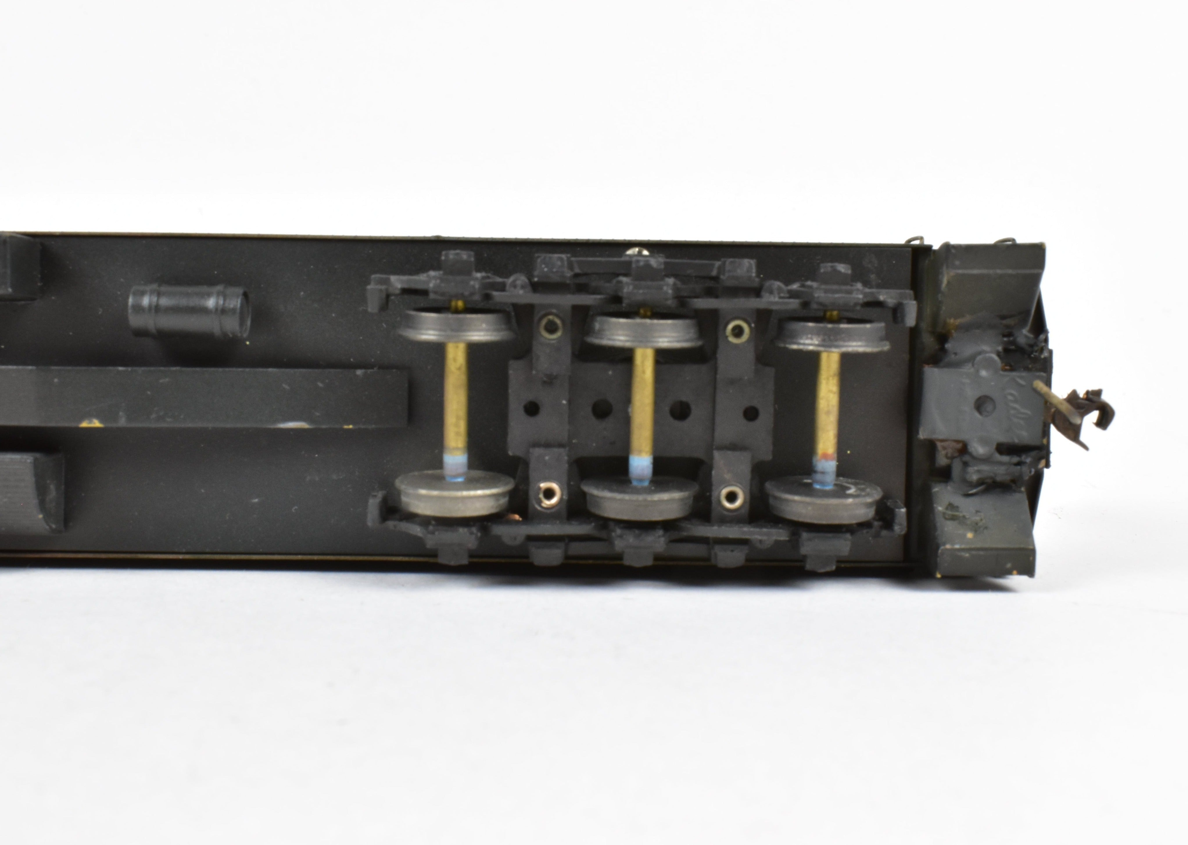 HO Scale Brass Lambert ATSF Santa Fe Heavyweight 12-Section Sleeper Model