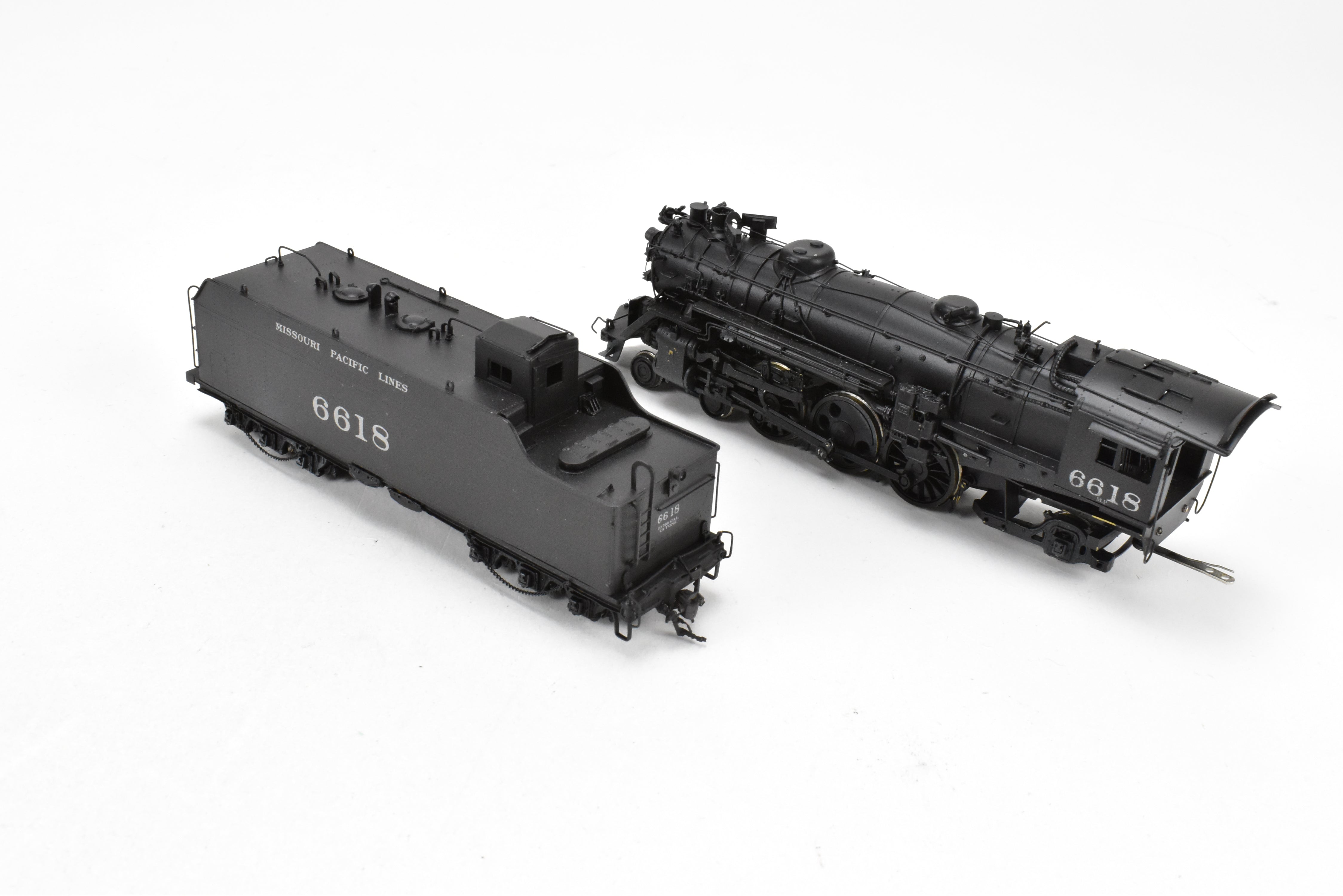 Custom Painted HO Brass PFM Samhongsa Missouri Pacific 4-6-2 P-73 No. 6618