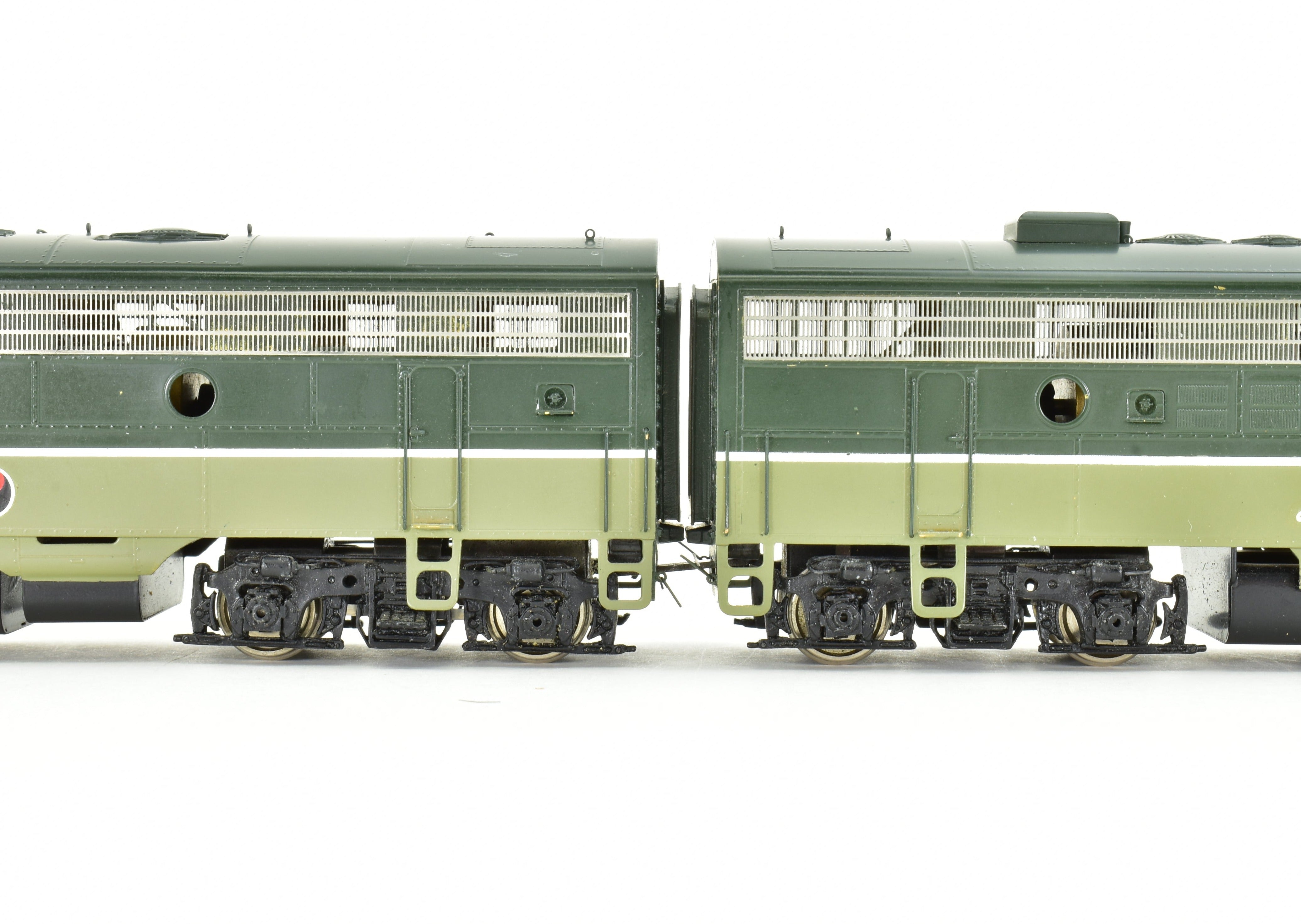 HO Scale Brass Oriental Limited NP EMD F9A/F9B Set with 1750 HP Factory Paint