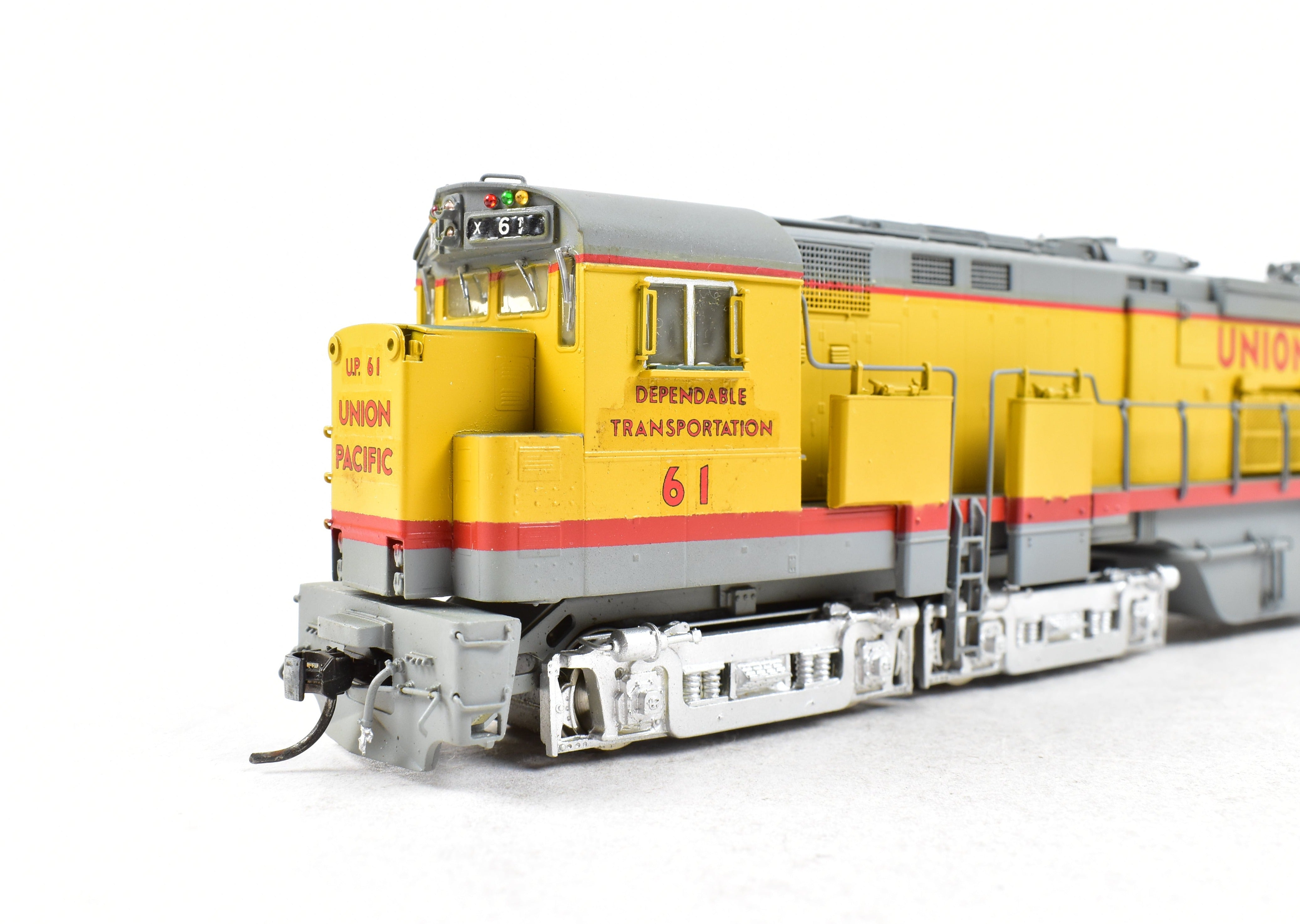 High - Quality HO Scale Brass Oriental Limited Union Pacific Alco C855 A/B/A Set with Custom Painting and Excellent Condition