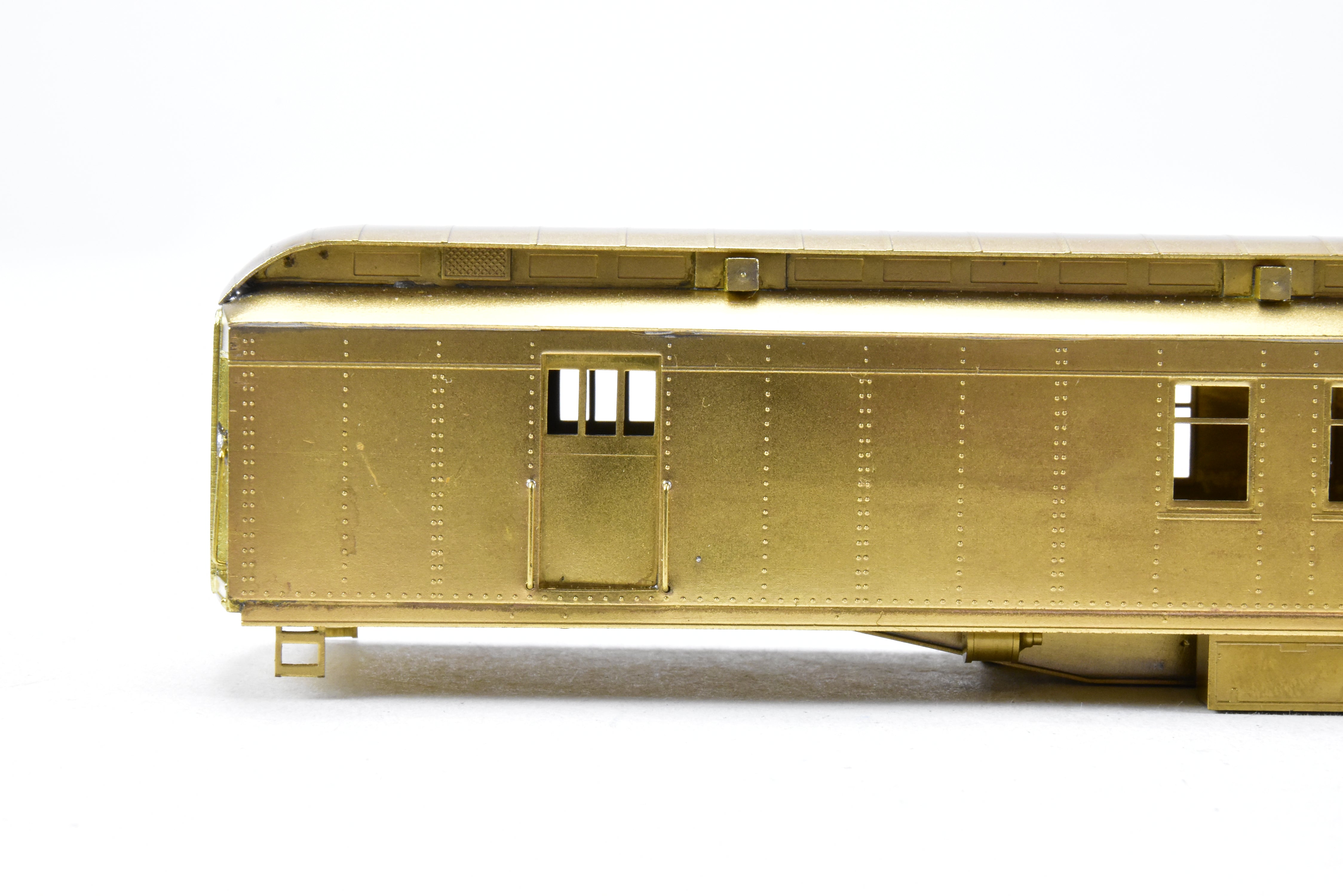 HO Scale Brass ATSF - Santa Fe Heavyweight RPO Car with Central Valley Metal - Wheel Trucks