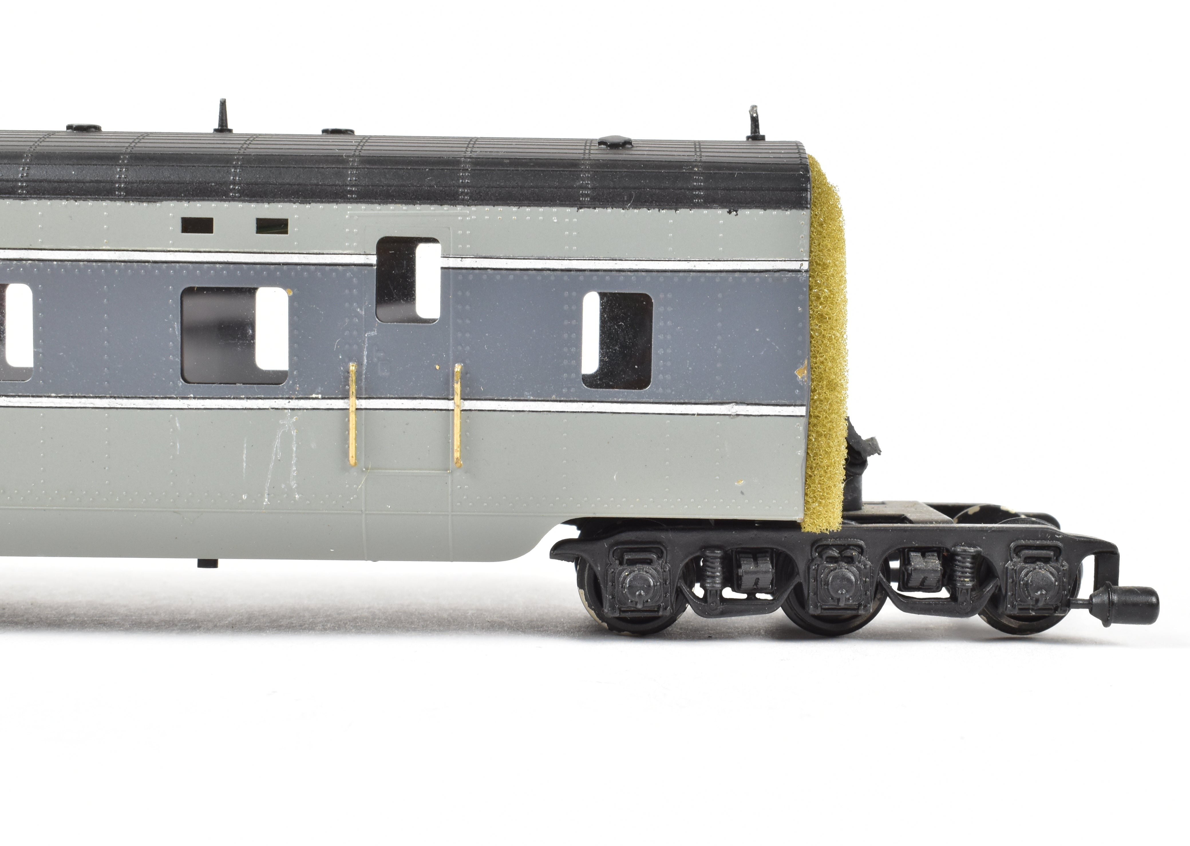 HO Scale Brass Model Train Set - Oriental Limited SP/UP/C&NW UP Union Pacific The Forty Niner 8-Car Set in Two-Tone Gray with Overland Lettering