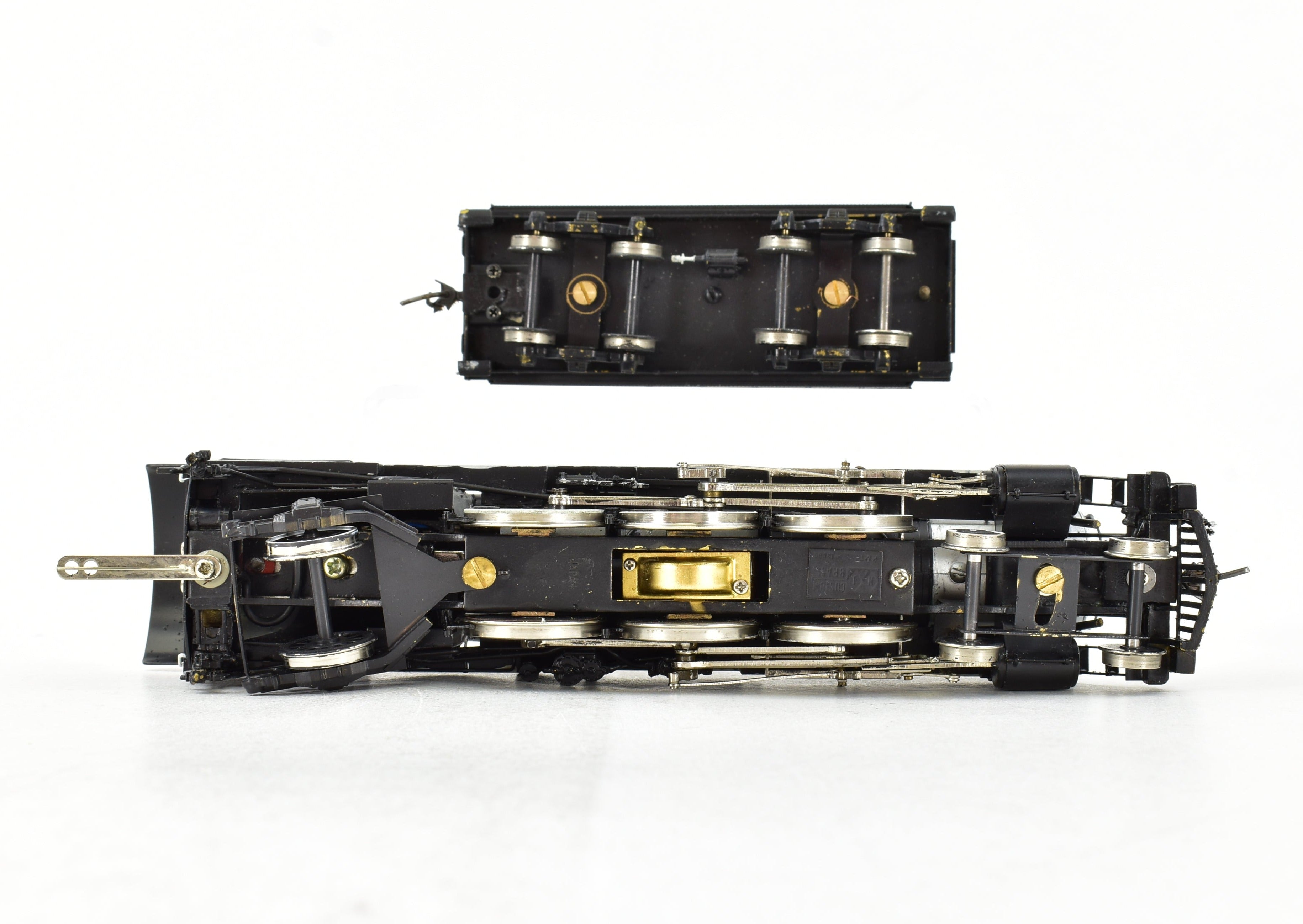 Custom Painted HO Scale Brass Model Train - NJ Custom Brass New Haven I-4 4-6-2 Pacific, Representing NY, NH, & H