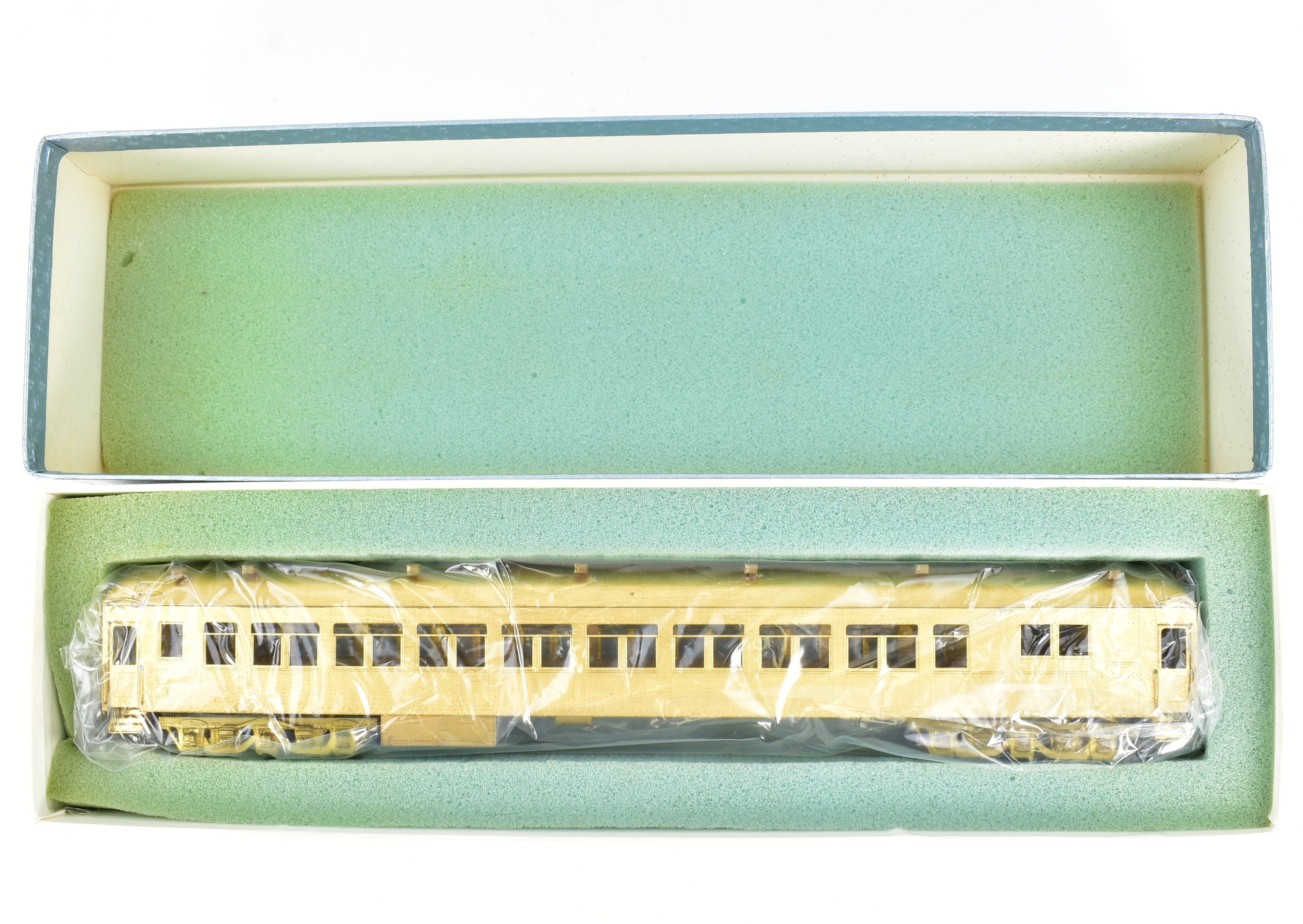 HO Scale Brass Soho Southern Pacific 79' Unpainted Lounge Car Model
